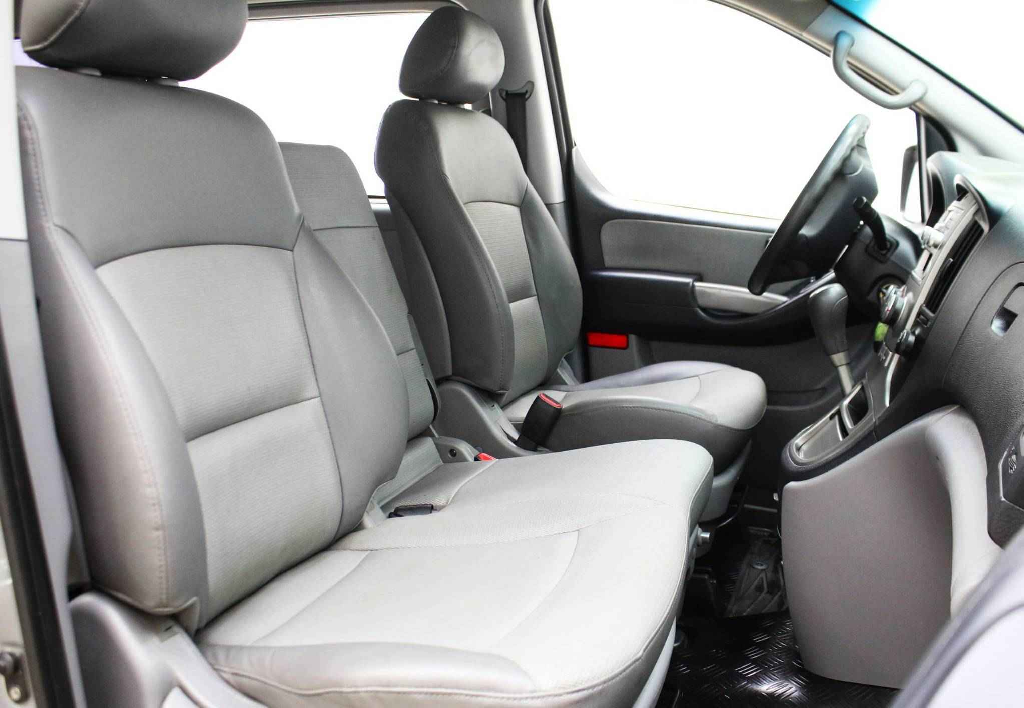 Hyundai Grand Starex, I