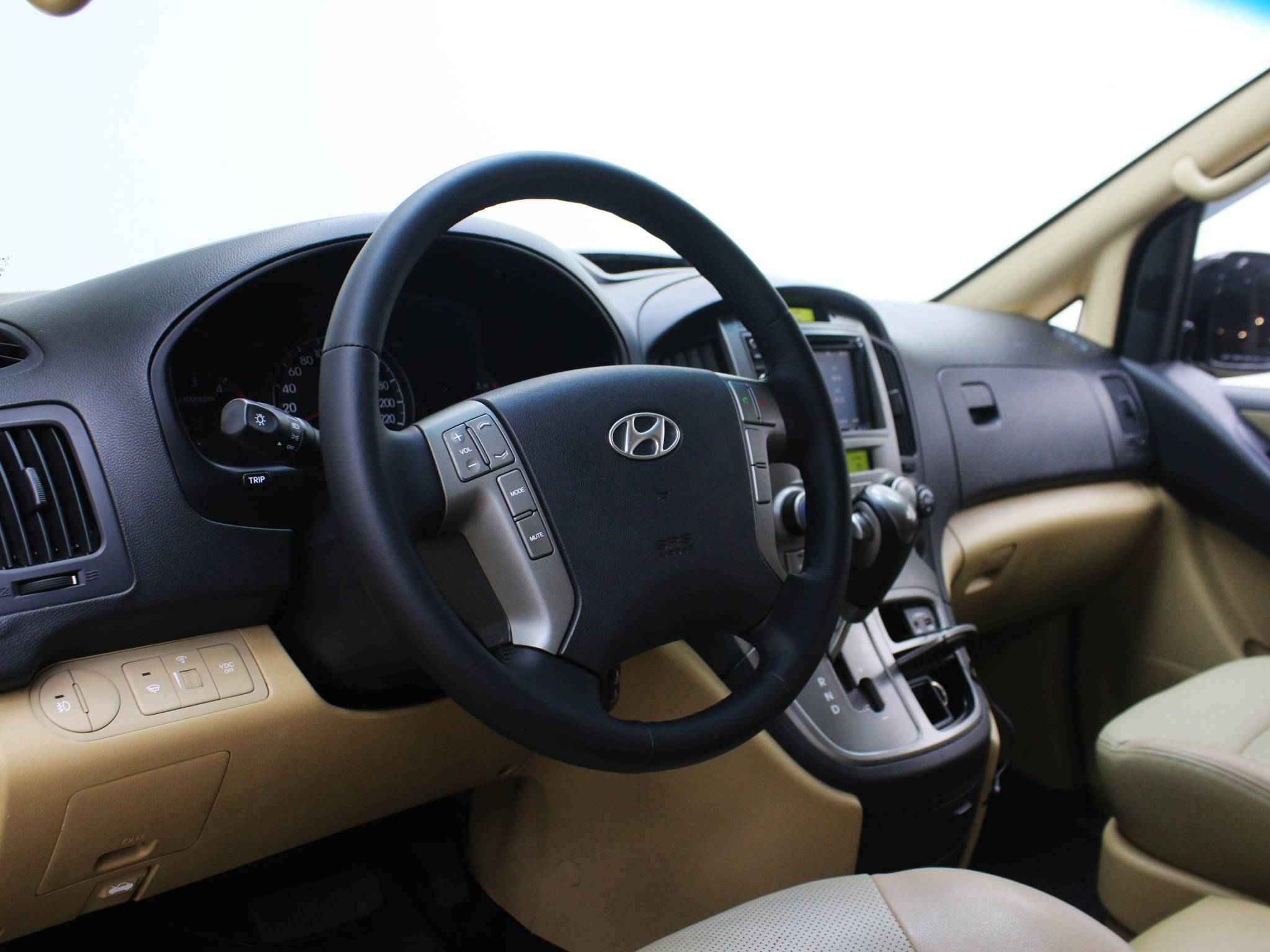 Hyundai Grand Starex, I