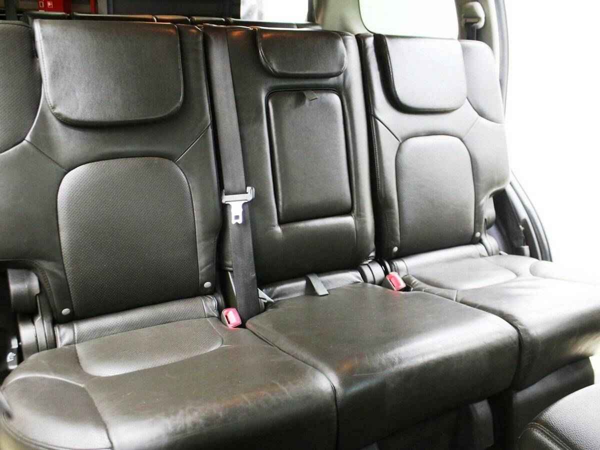 Nissan Pathfinder, III