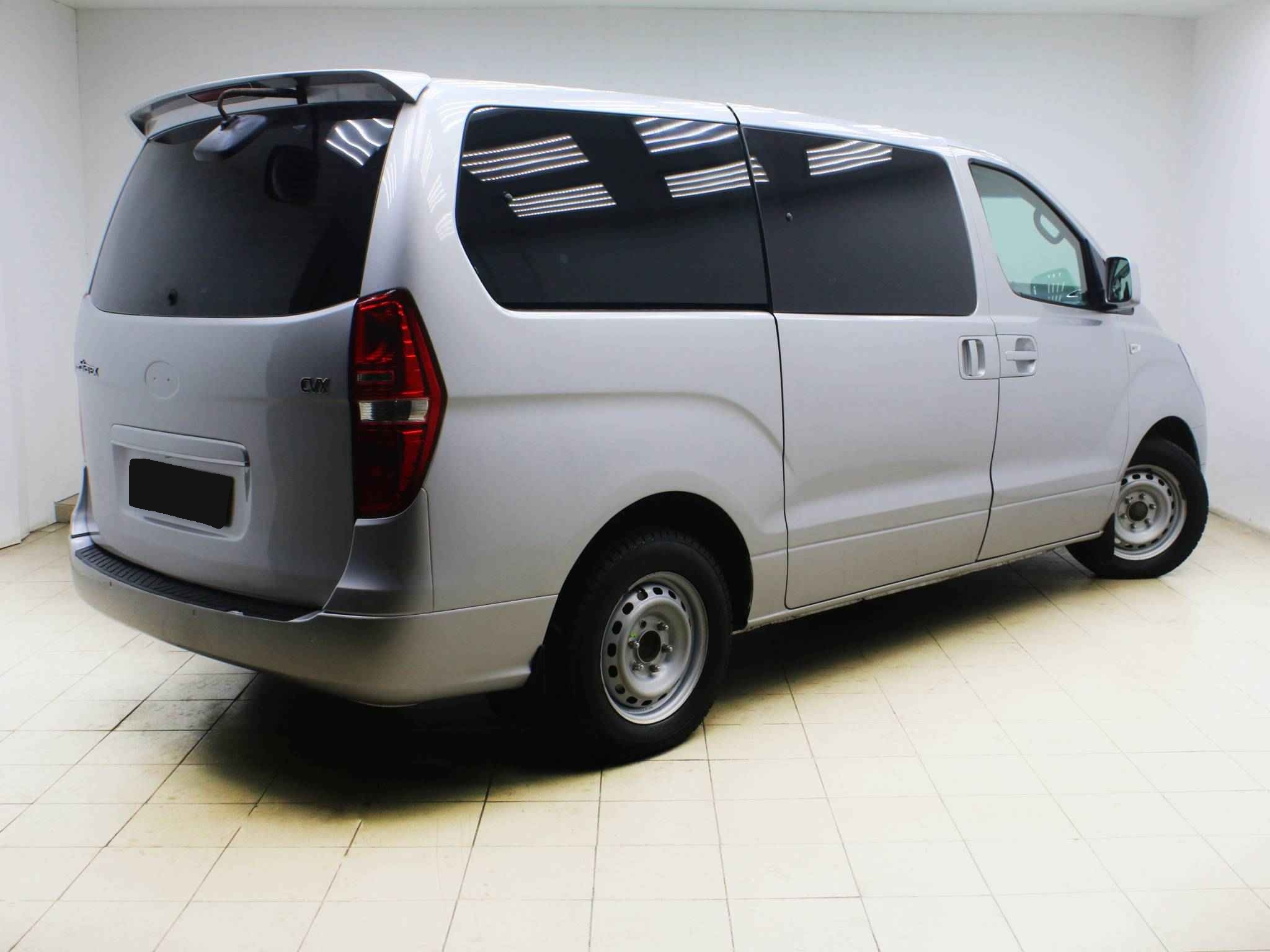 Hyundai Grand Starex, I