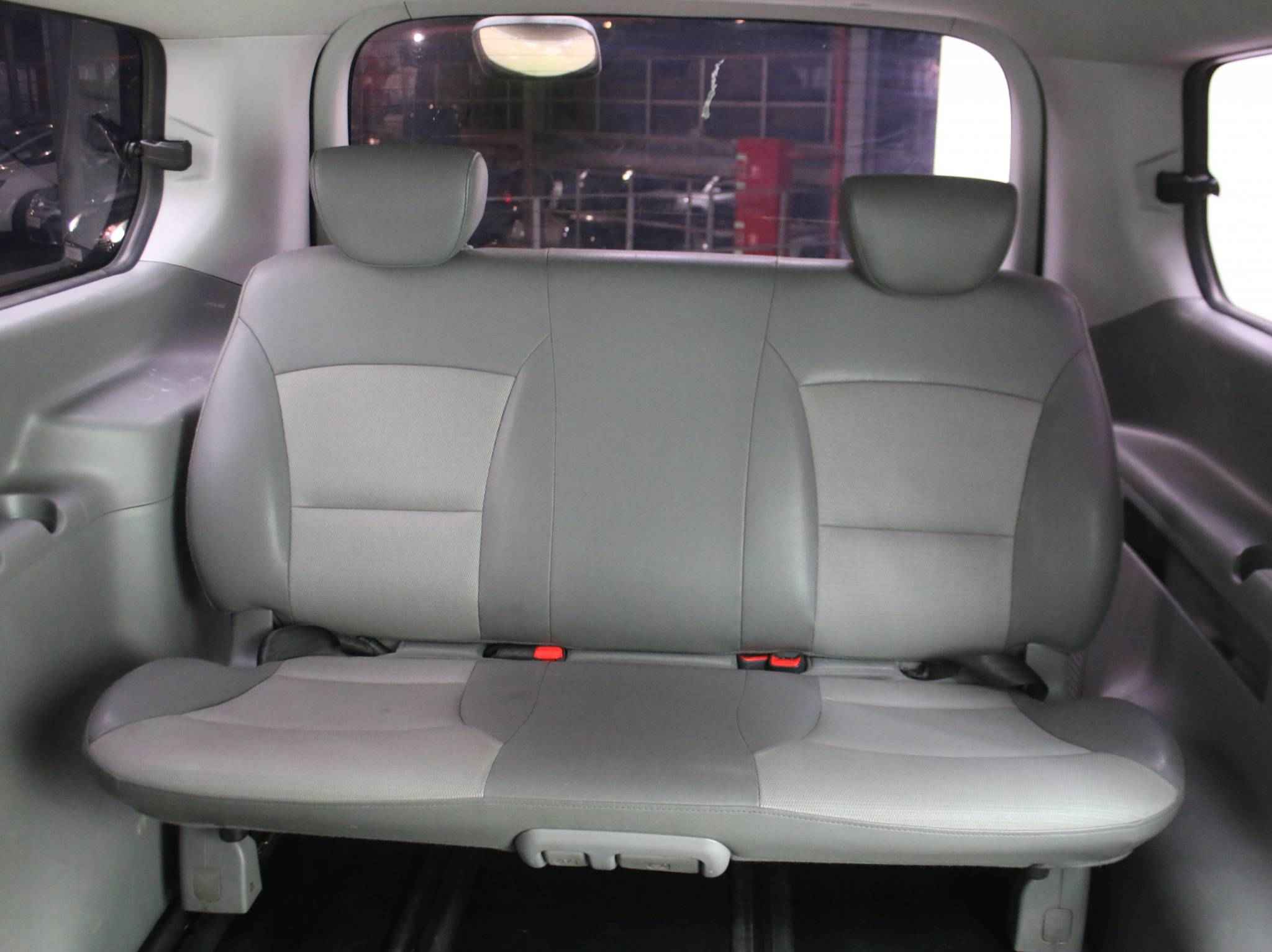 Hyundai Grand Starex, I