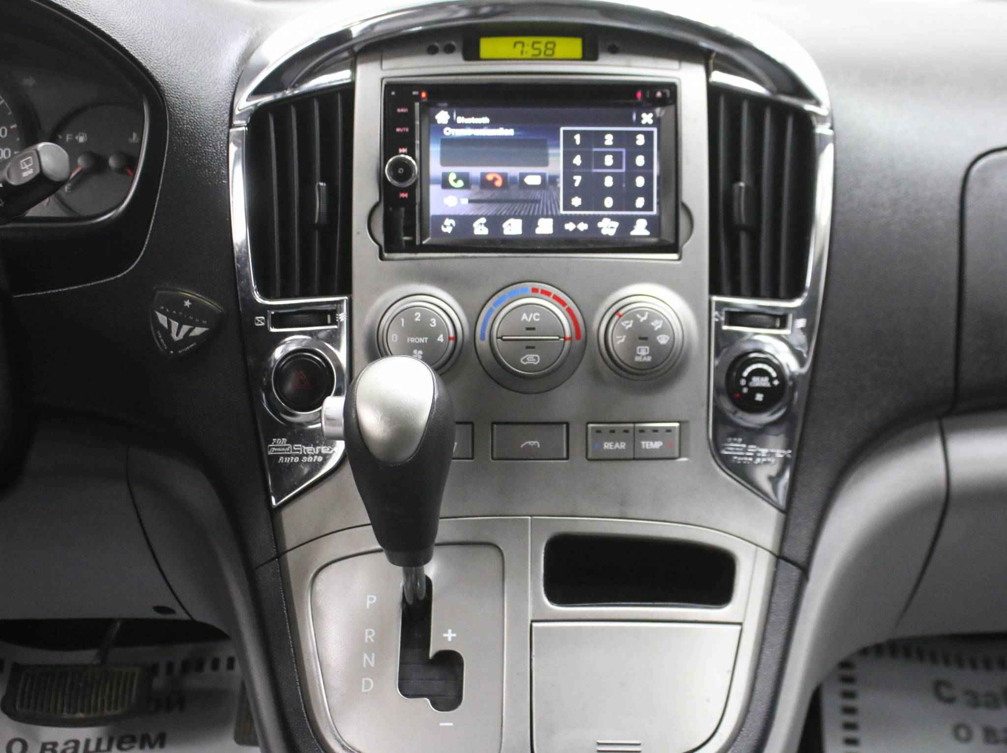 Hyundai Grand Starex, I