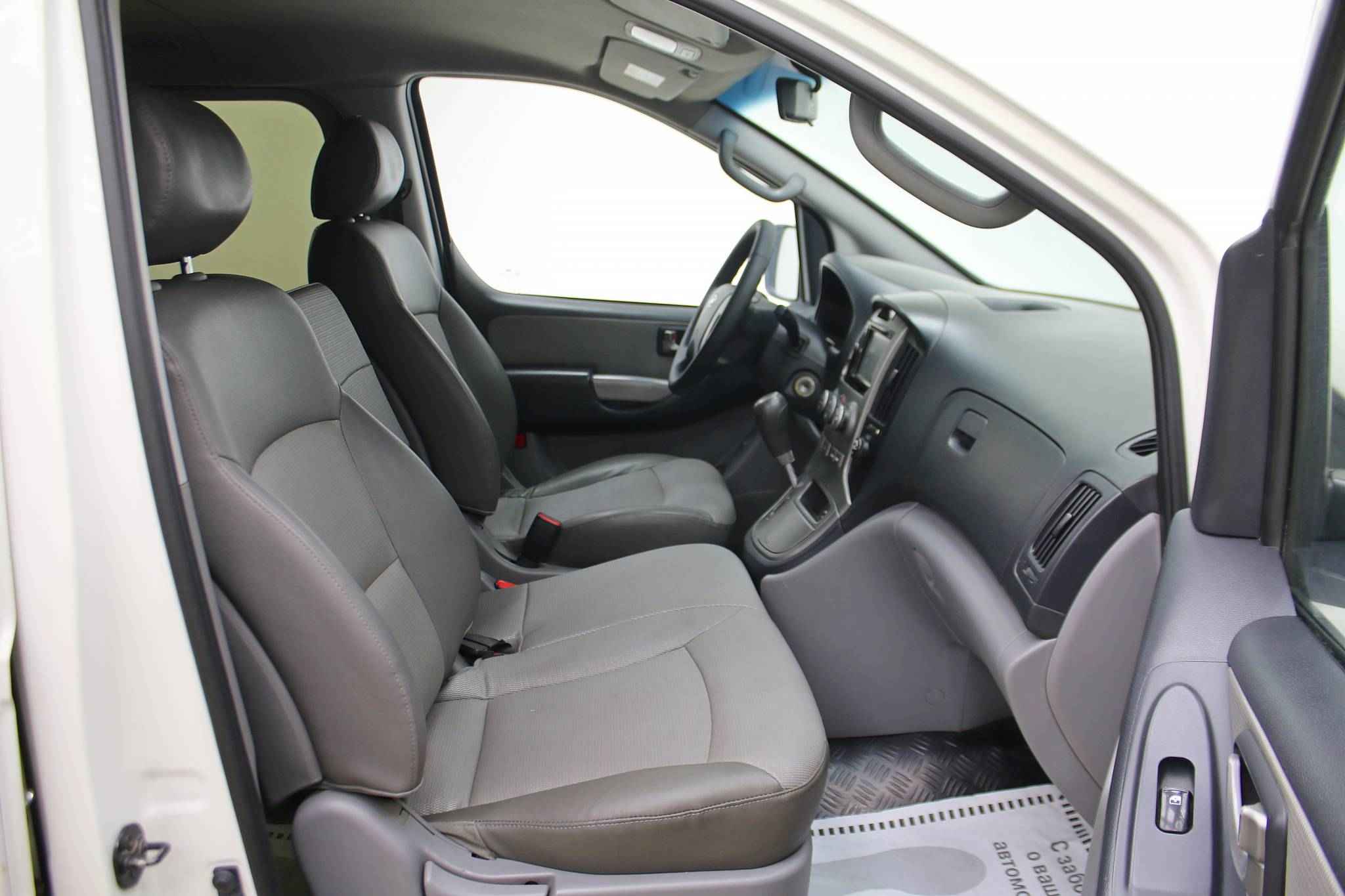 Hyundai Grand Starex, I