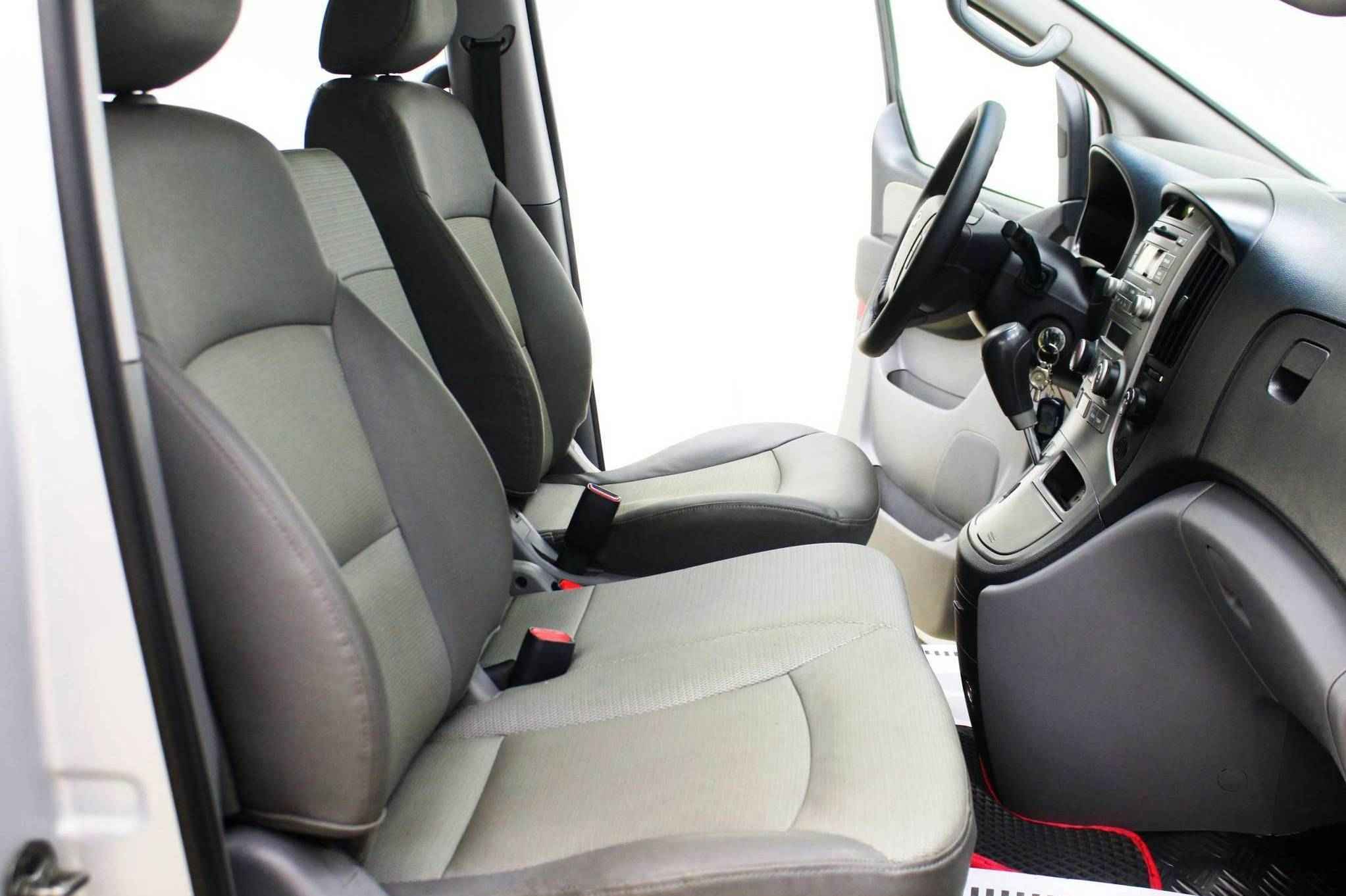 Hyundai Grand Starex, I