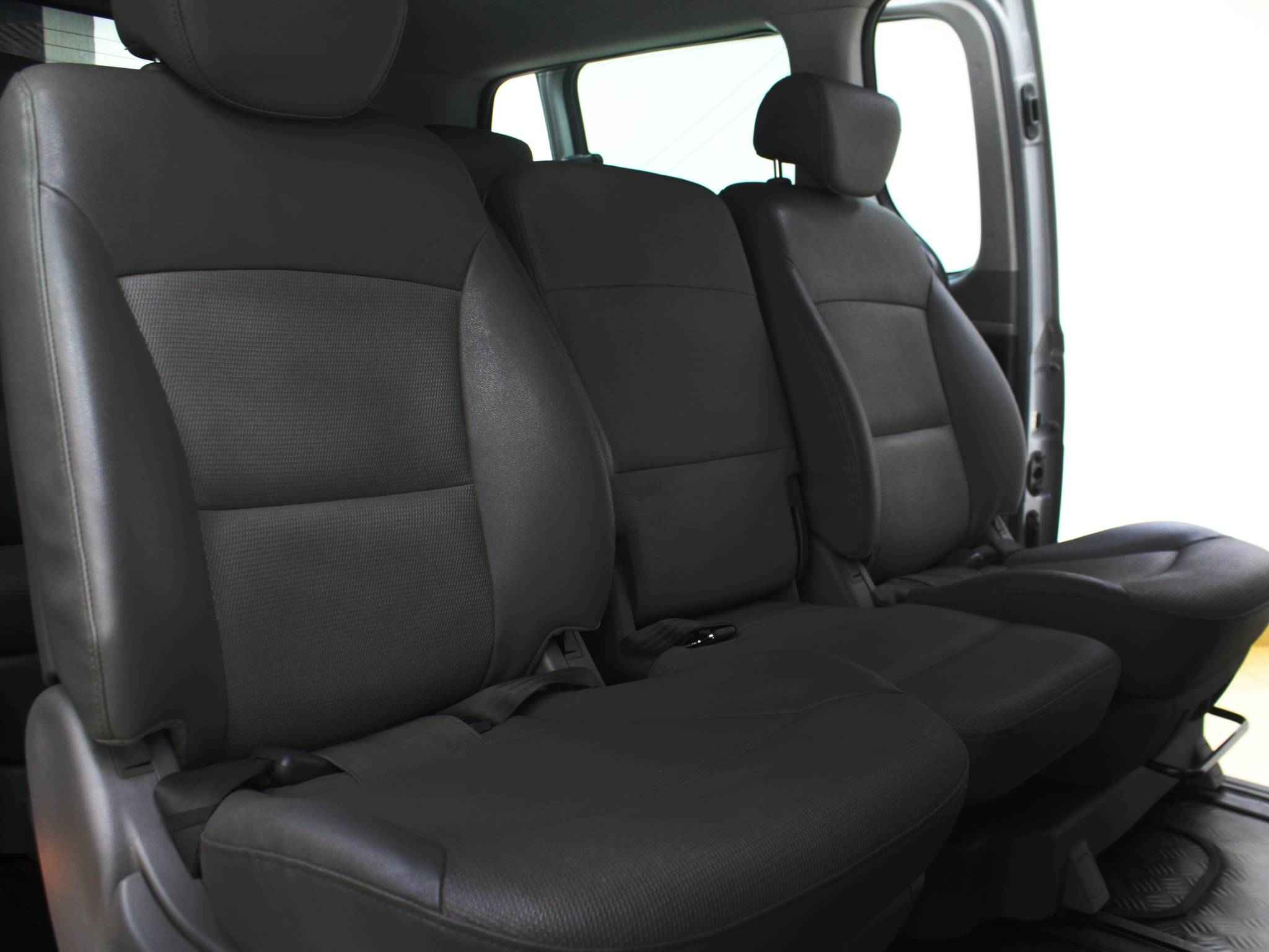 Hyundai Grand Starex, I