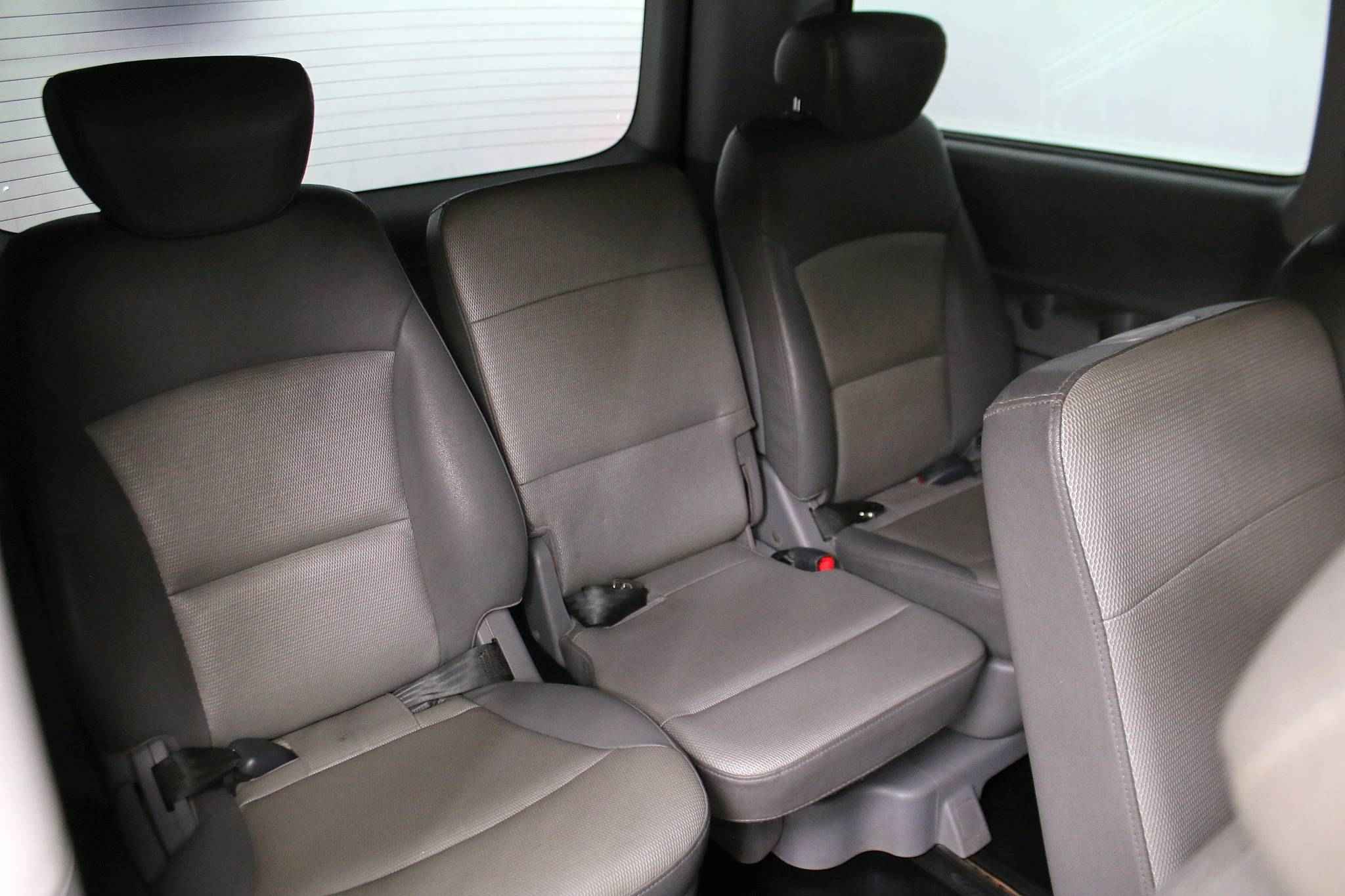 Hyundai Grand Starex, I