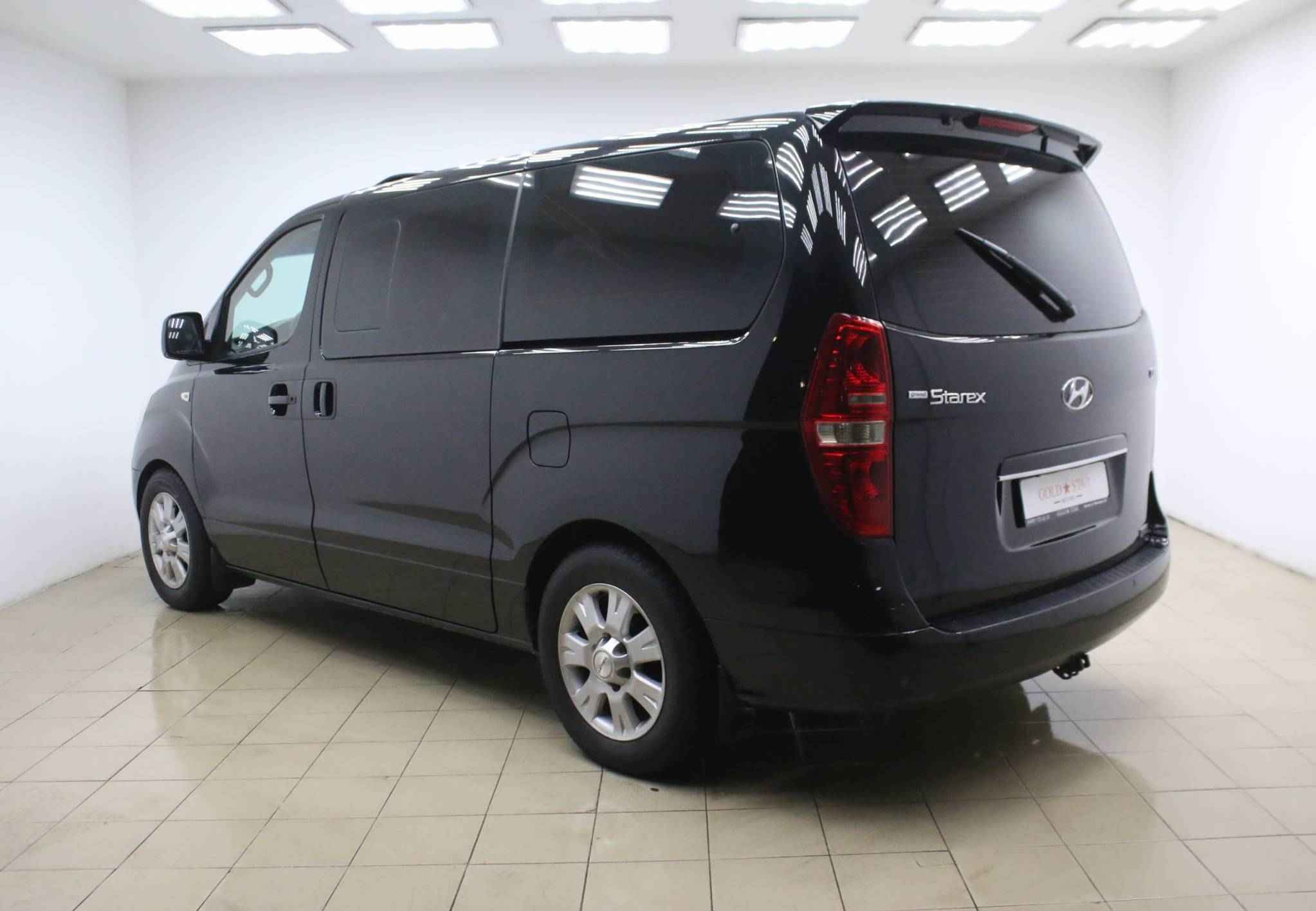 Hyundai Grand Starex, I