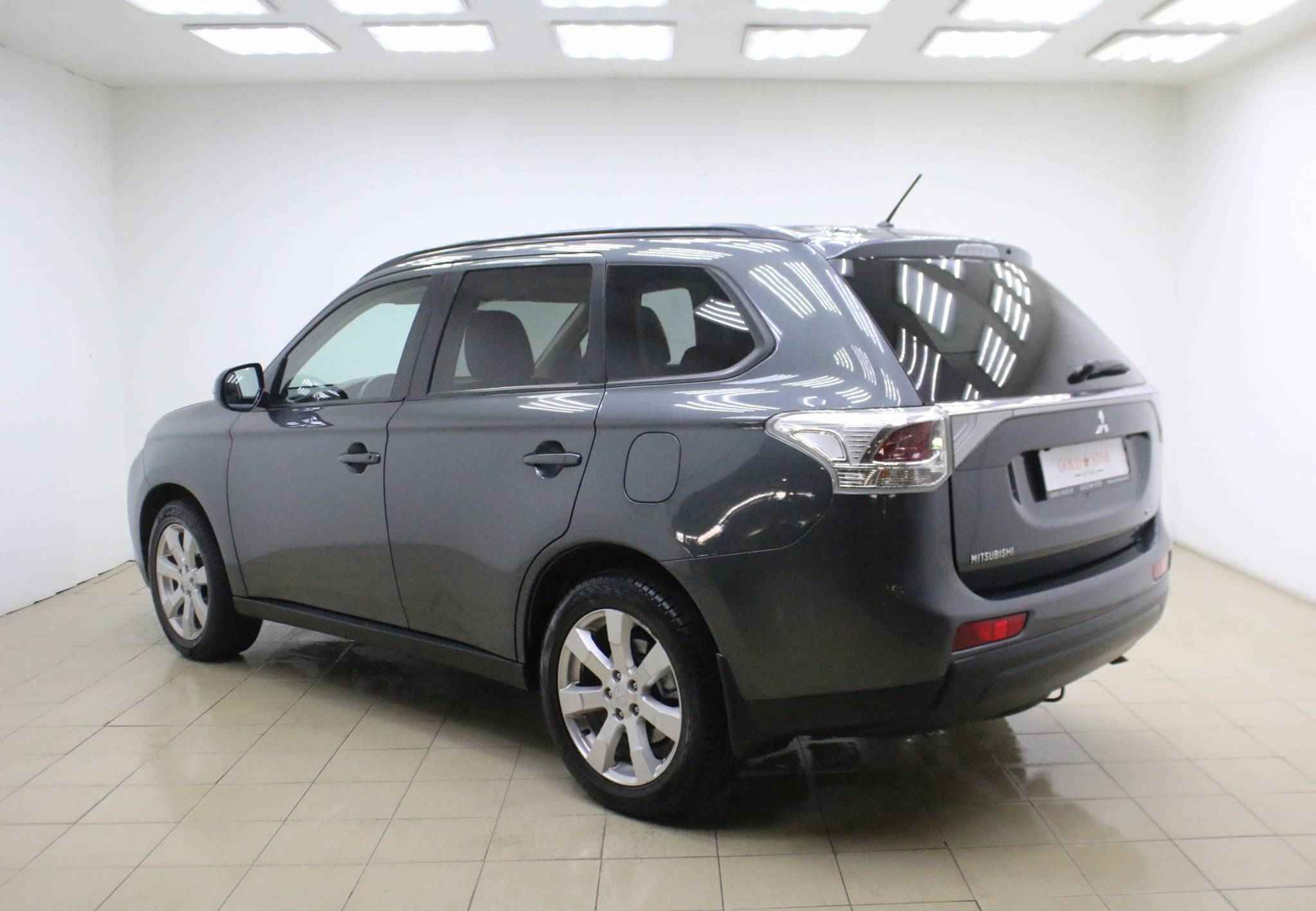 Mitsubishi Outlander, III