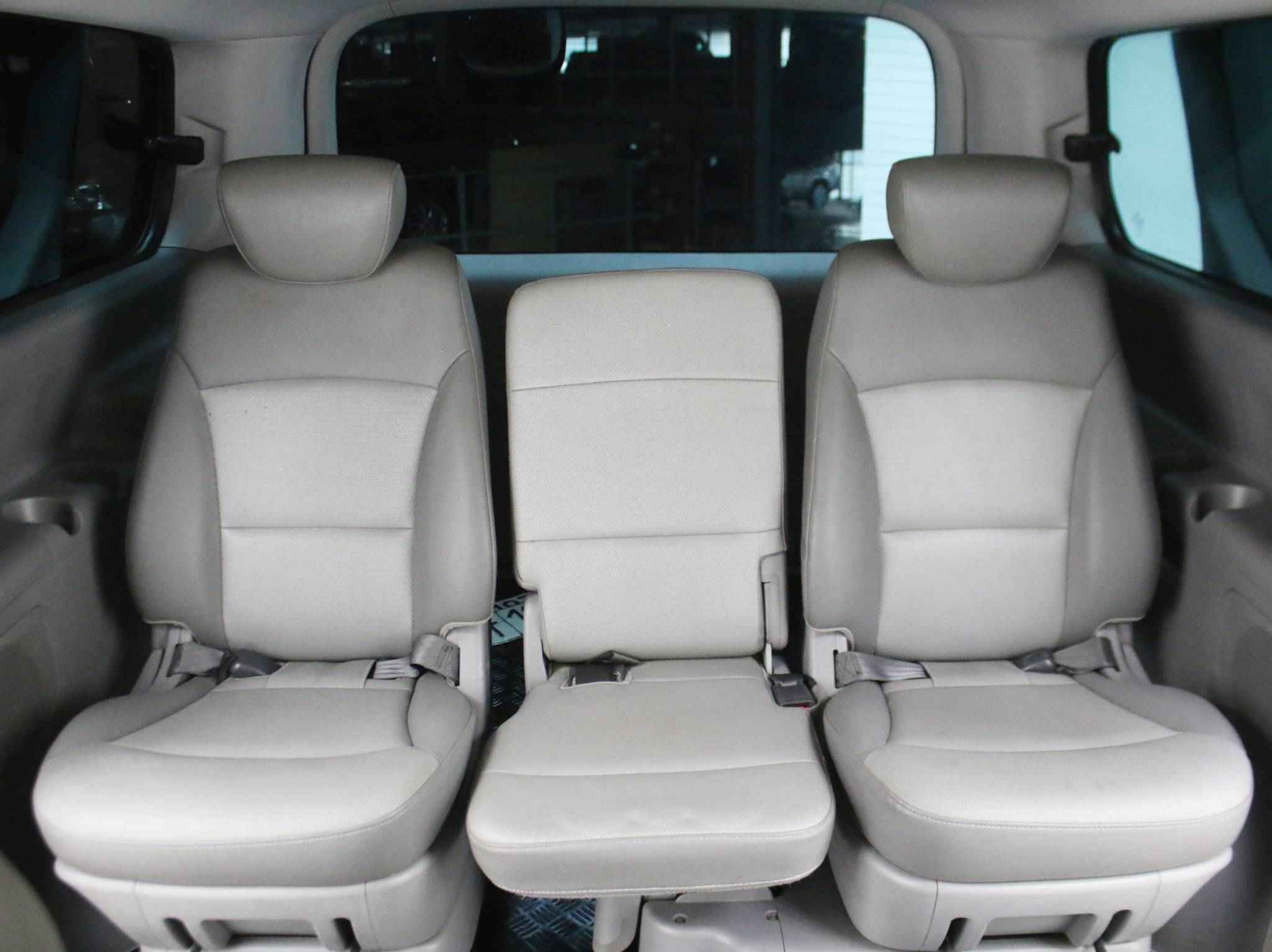 Hyundai Grand Starex, I