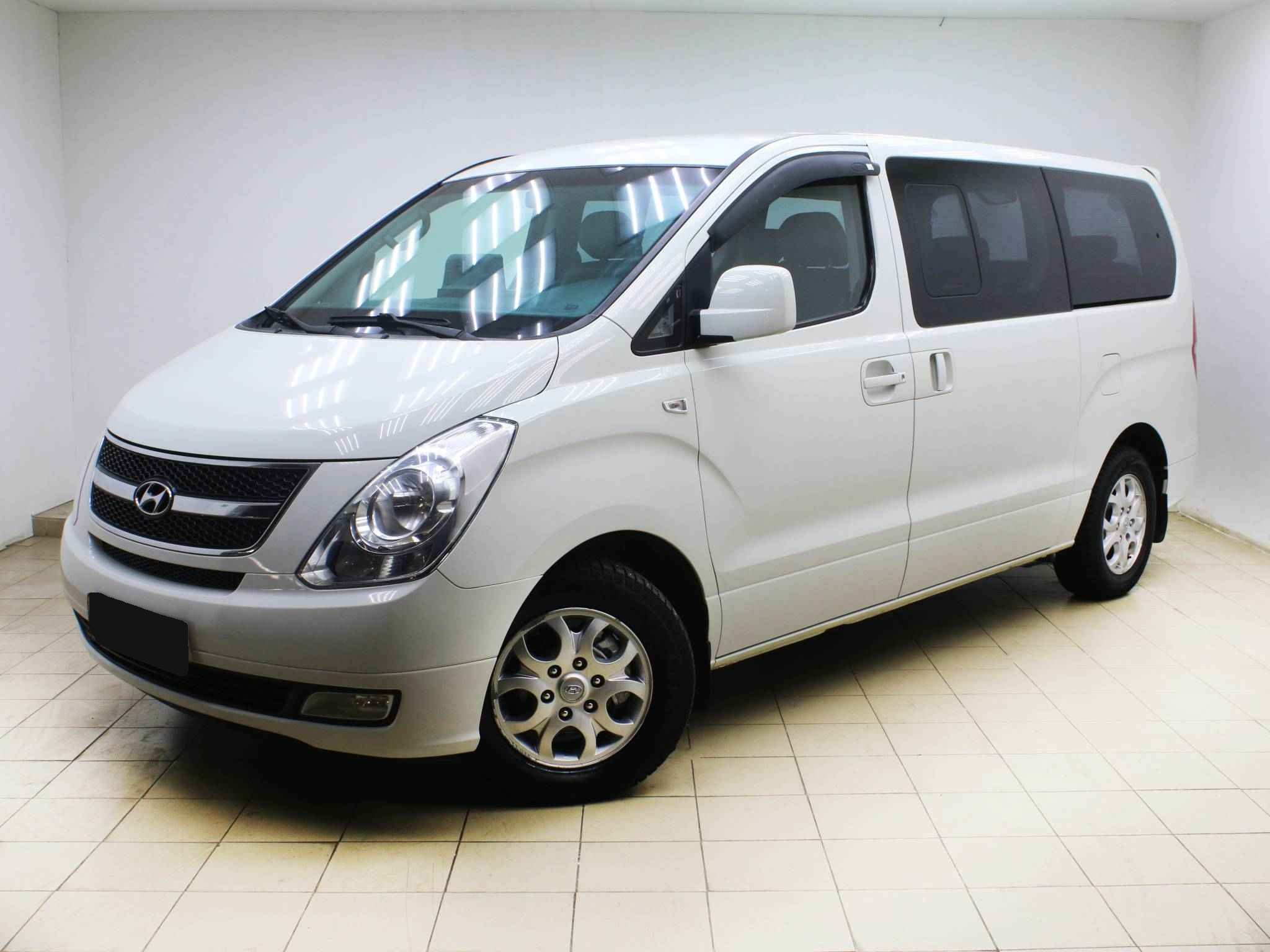 Hyundai Grand Starex, I
