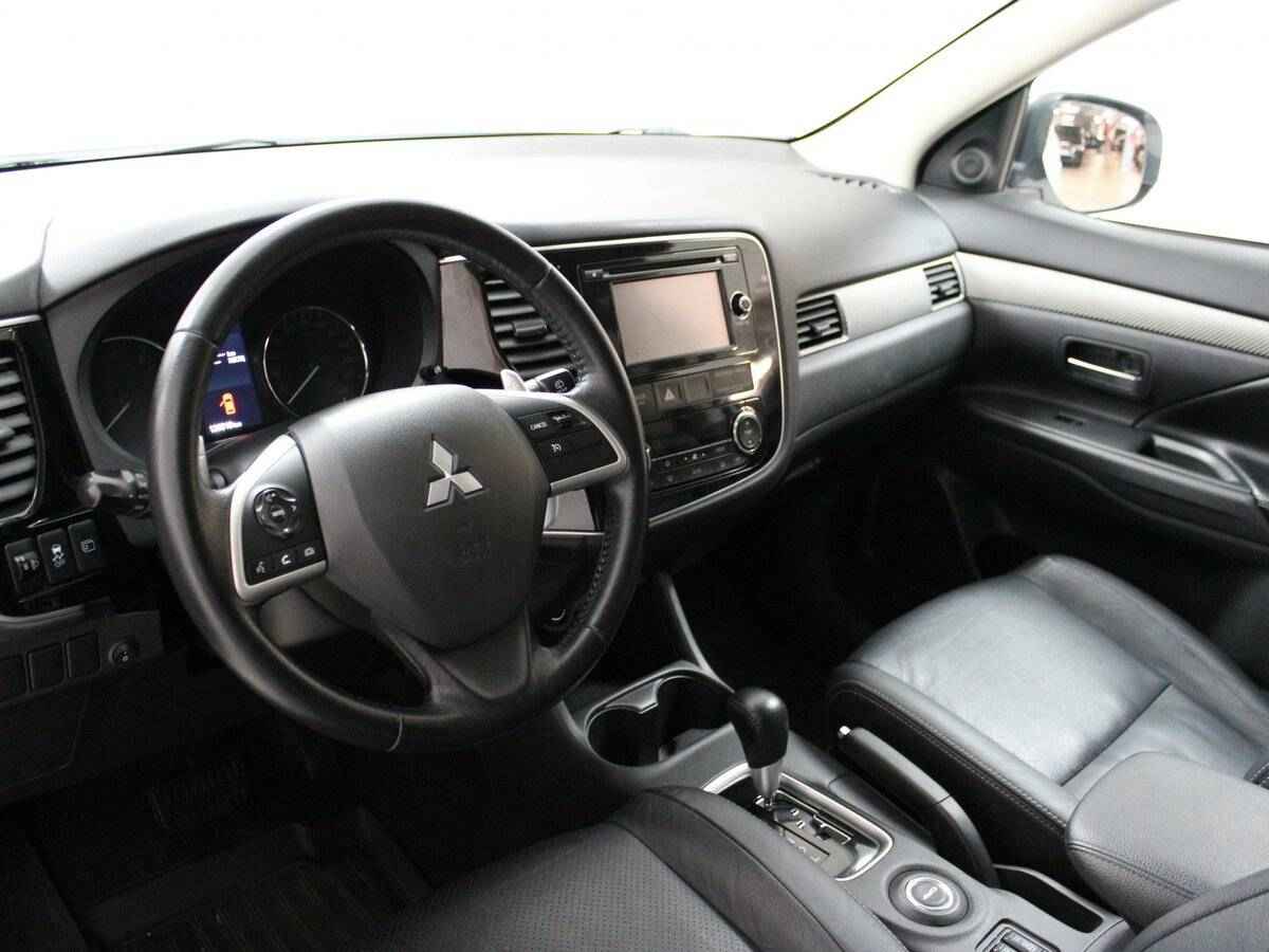 Mitsubishi Outlander, III