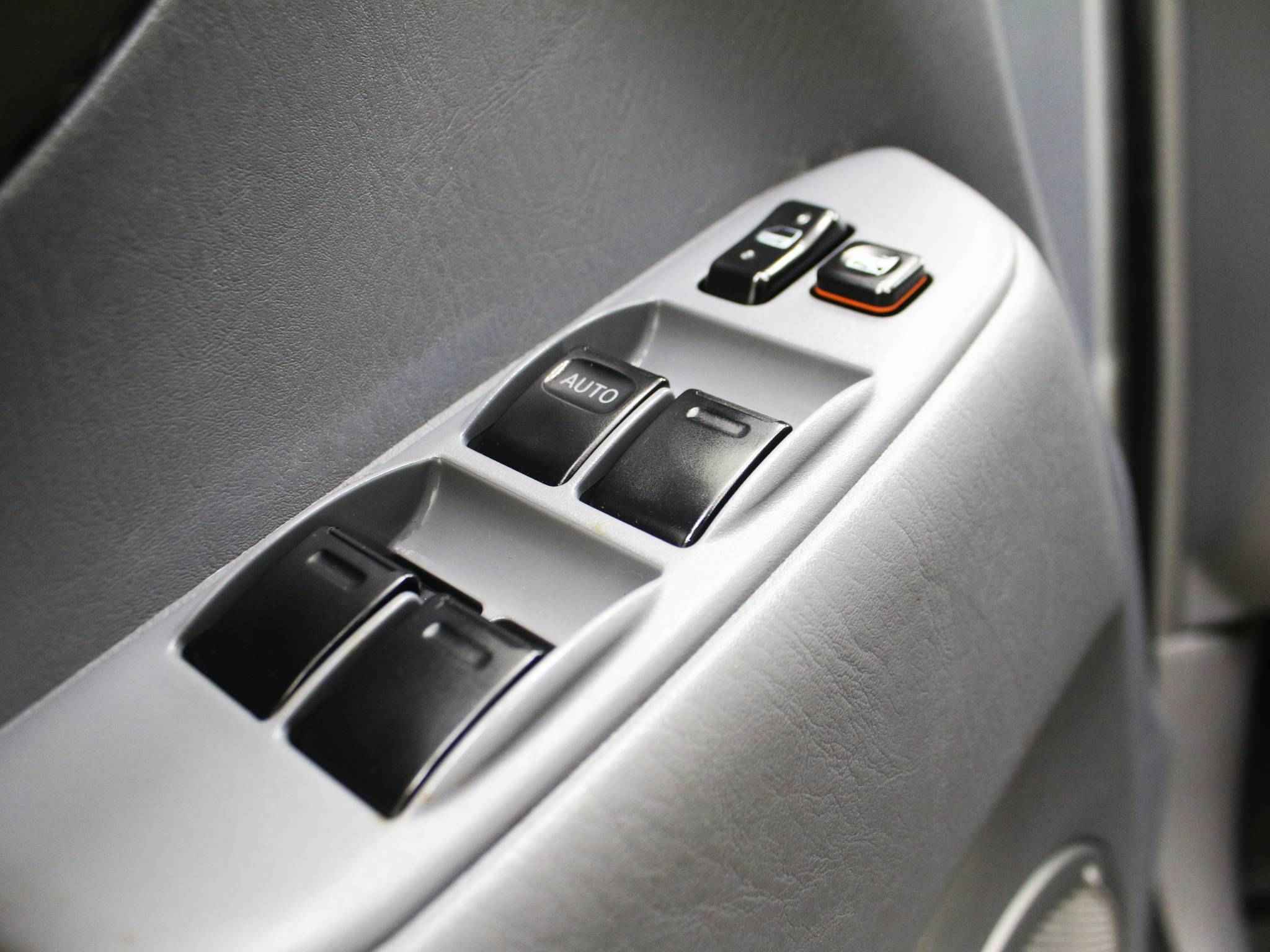 Toyota RAV4, II (XA20)