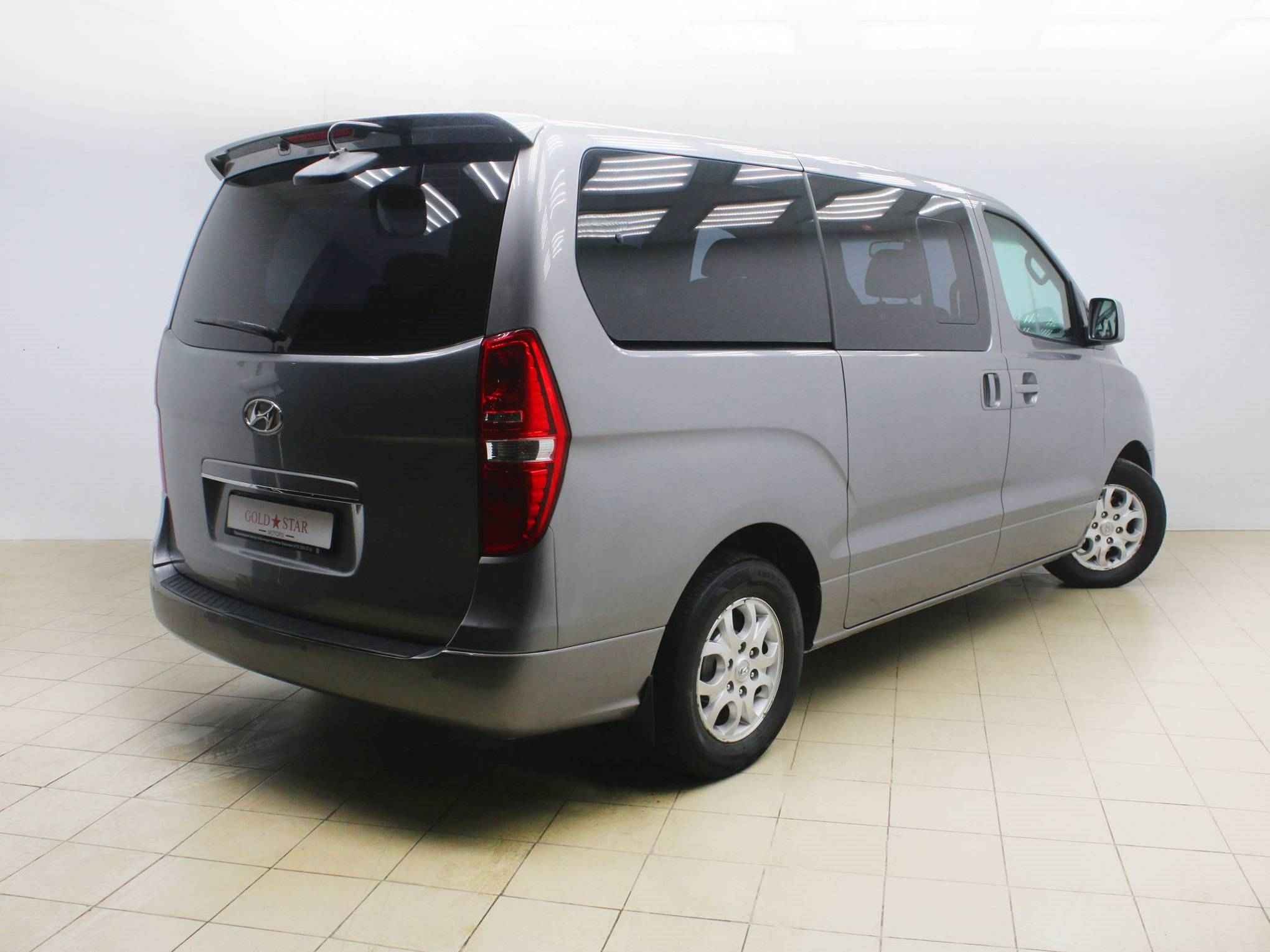 Hyundai Grand Starex, I