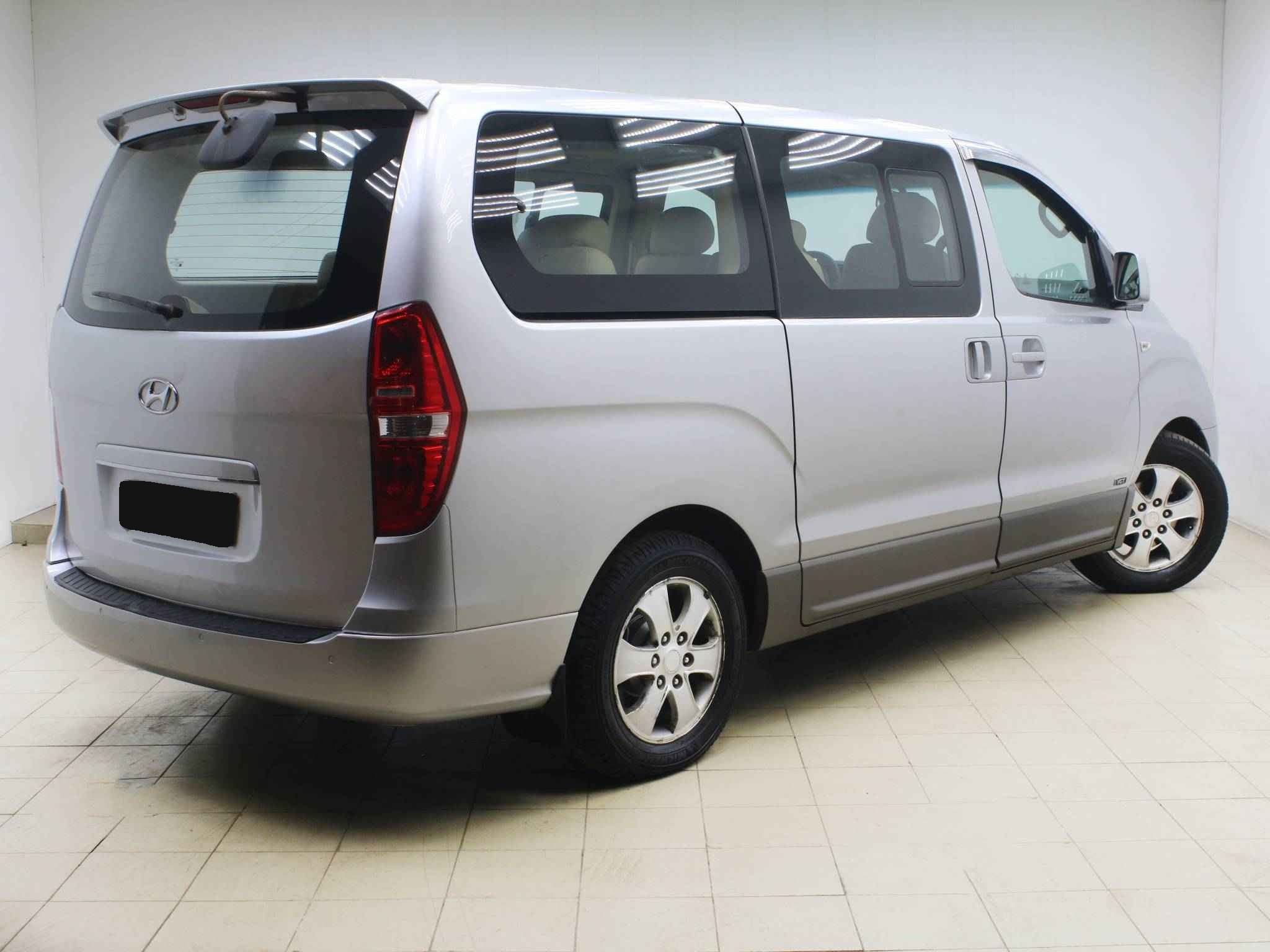 Hyundai Grand Starex, I