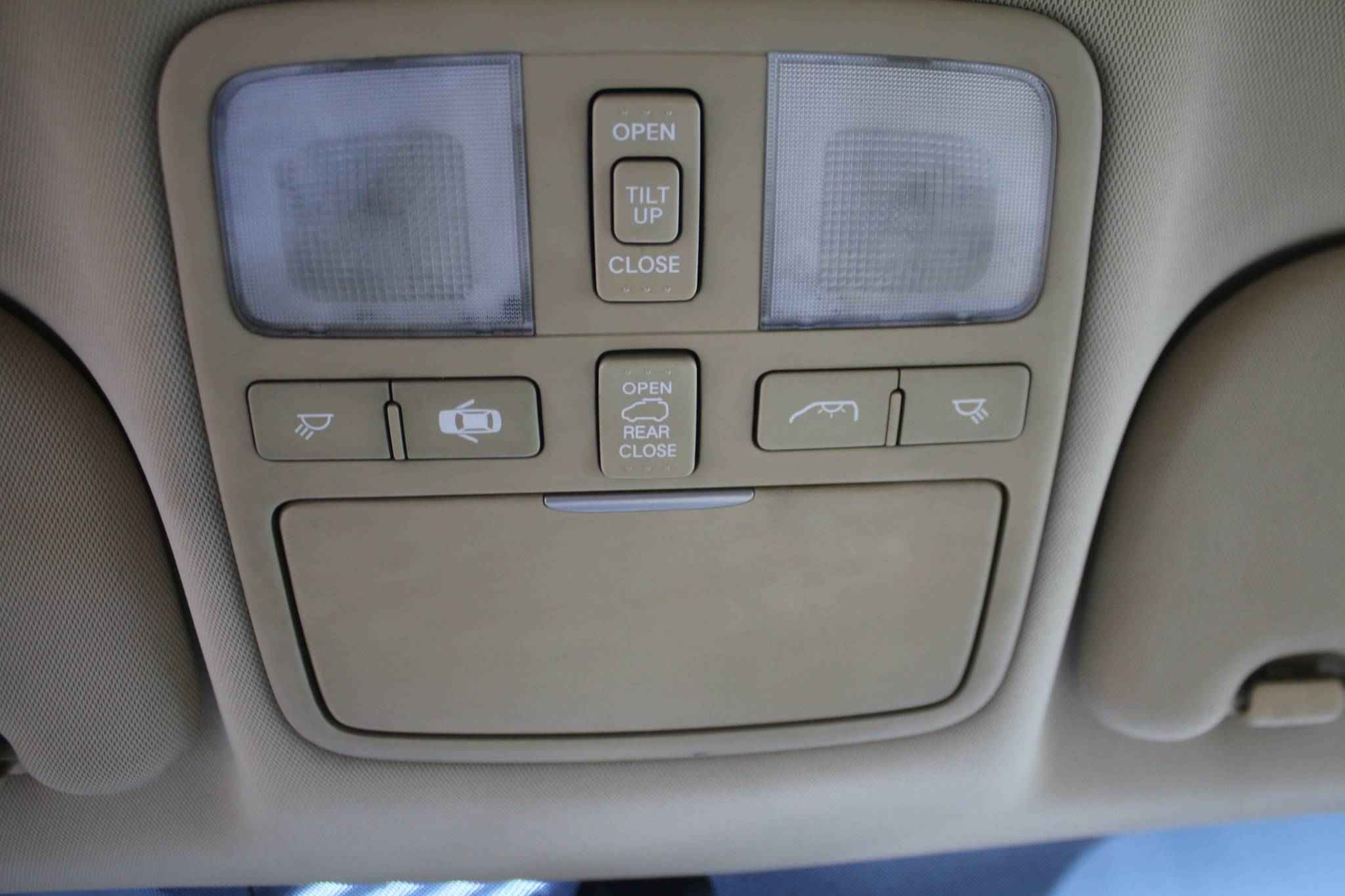 Hyundai Grand Starex, I