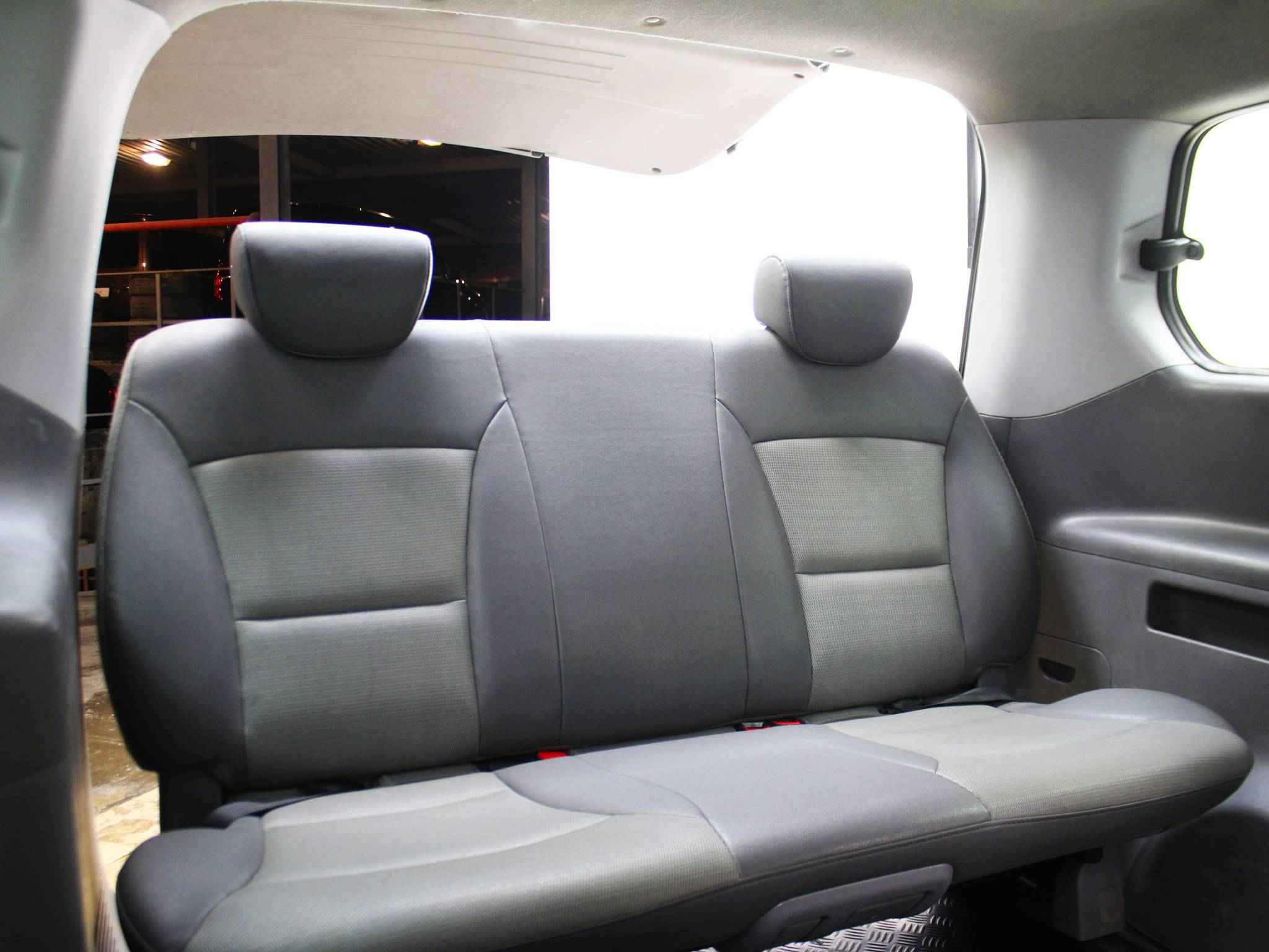 Hyundai Grand Starex, I