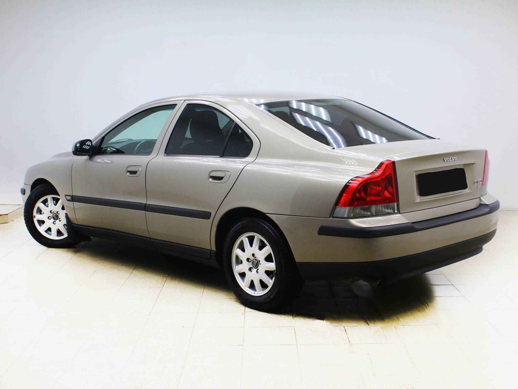 Volvo S60, I