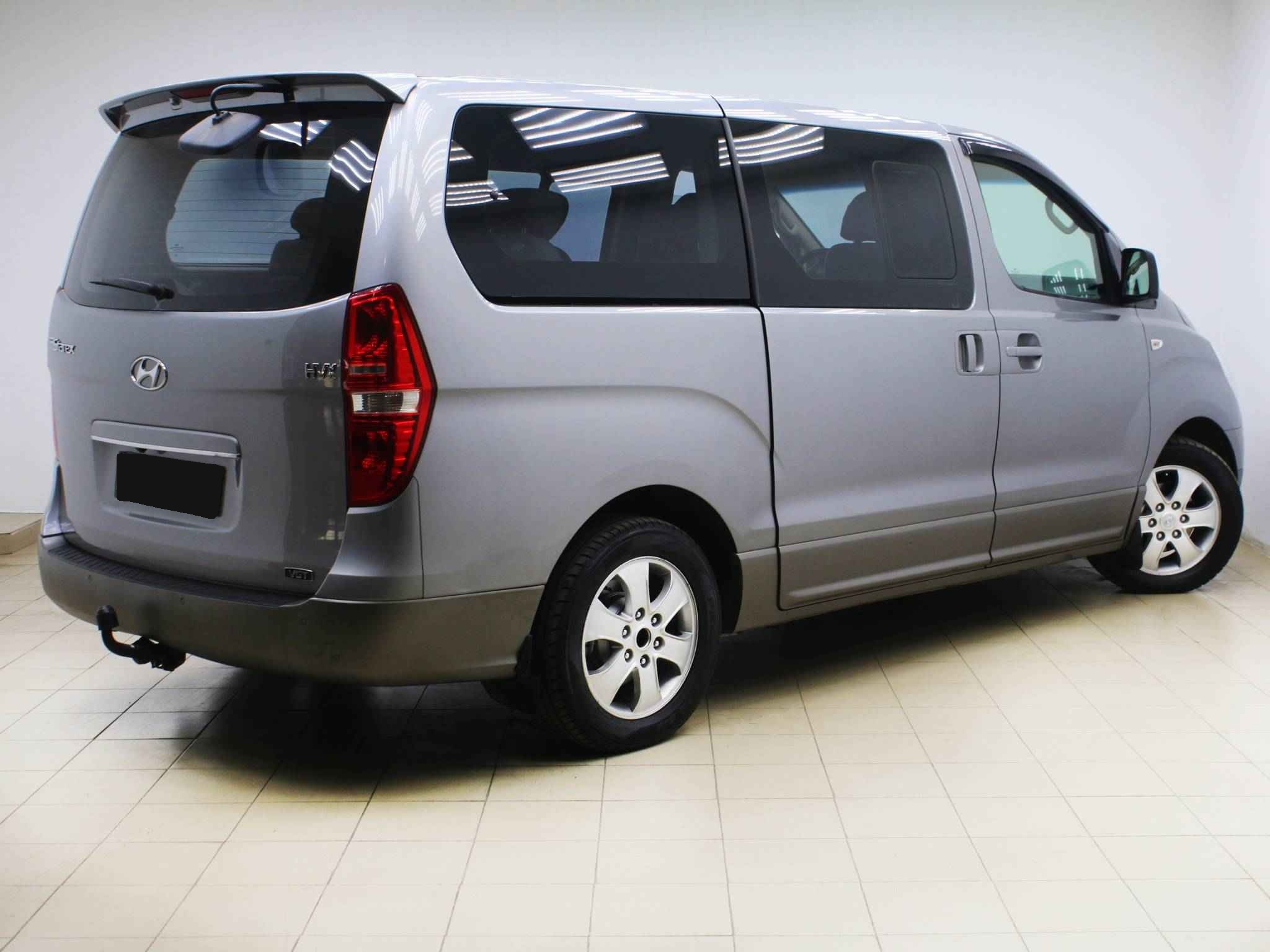 Hyundai Grand Starex, I