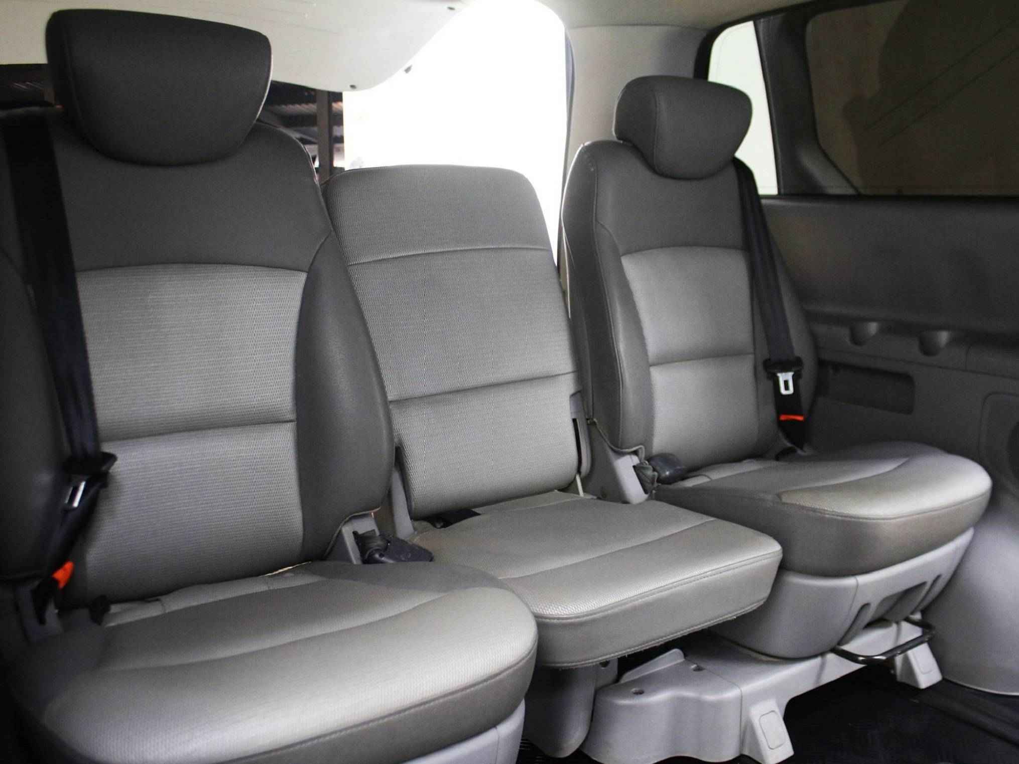 Hyundai Grand Starex, I