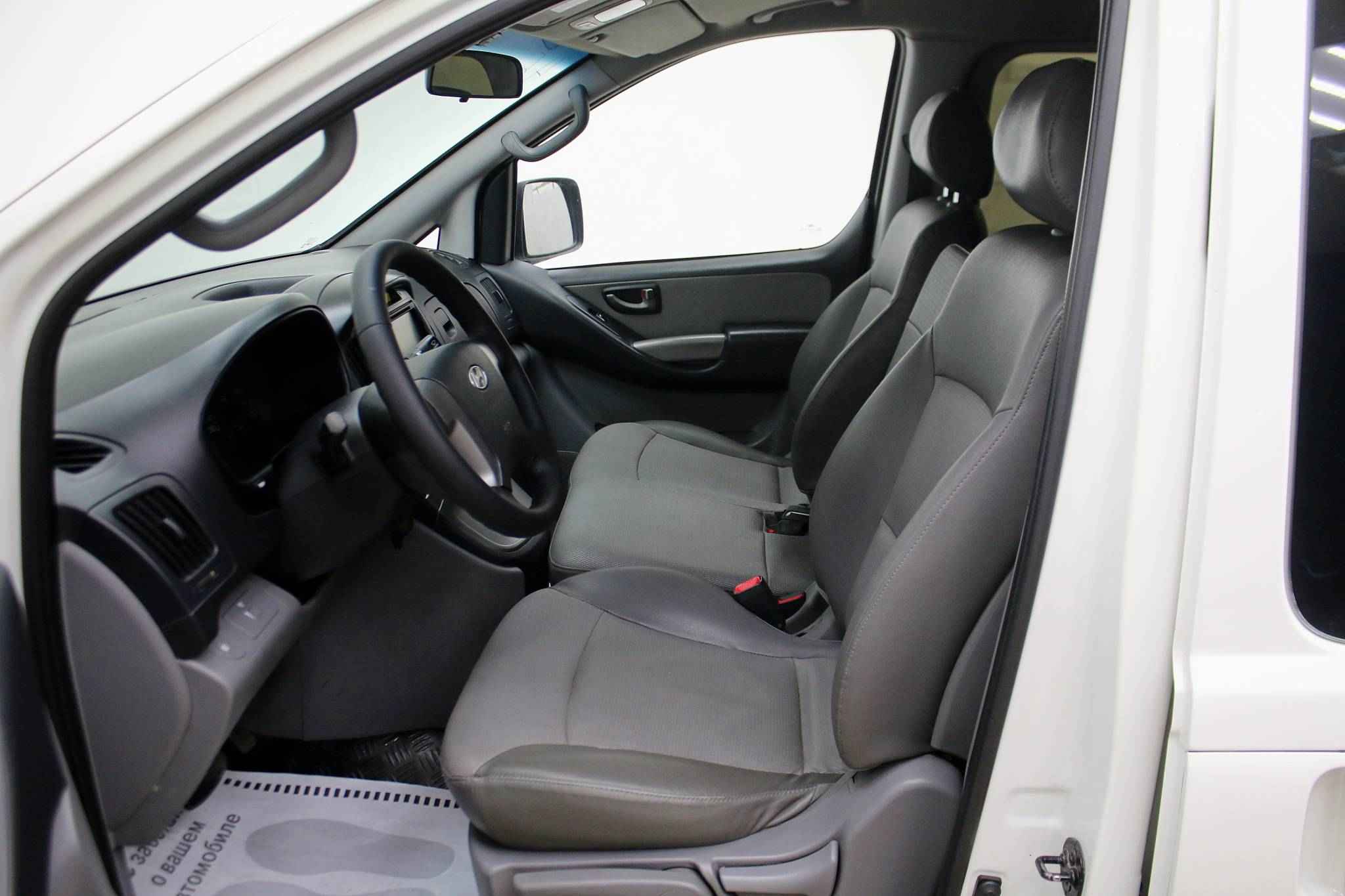 Hyundai Grand Starex, I