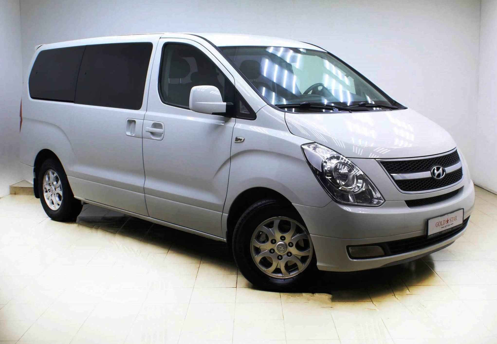 Hyundai Grand Starex, I