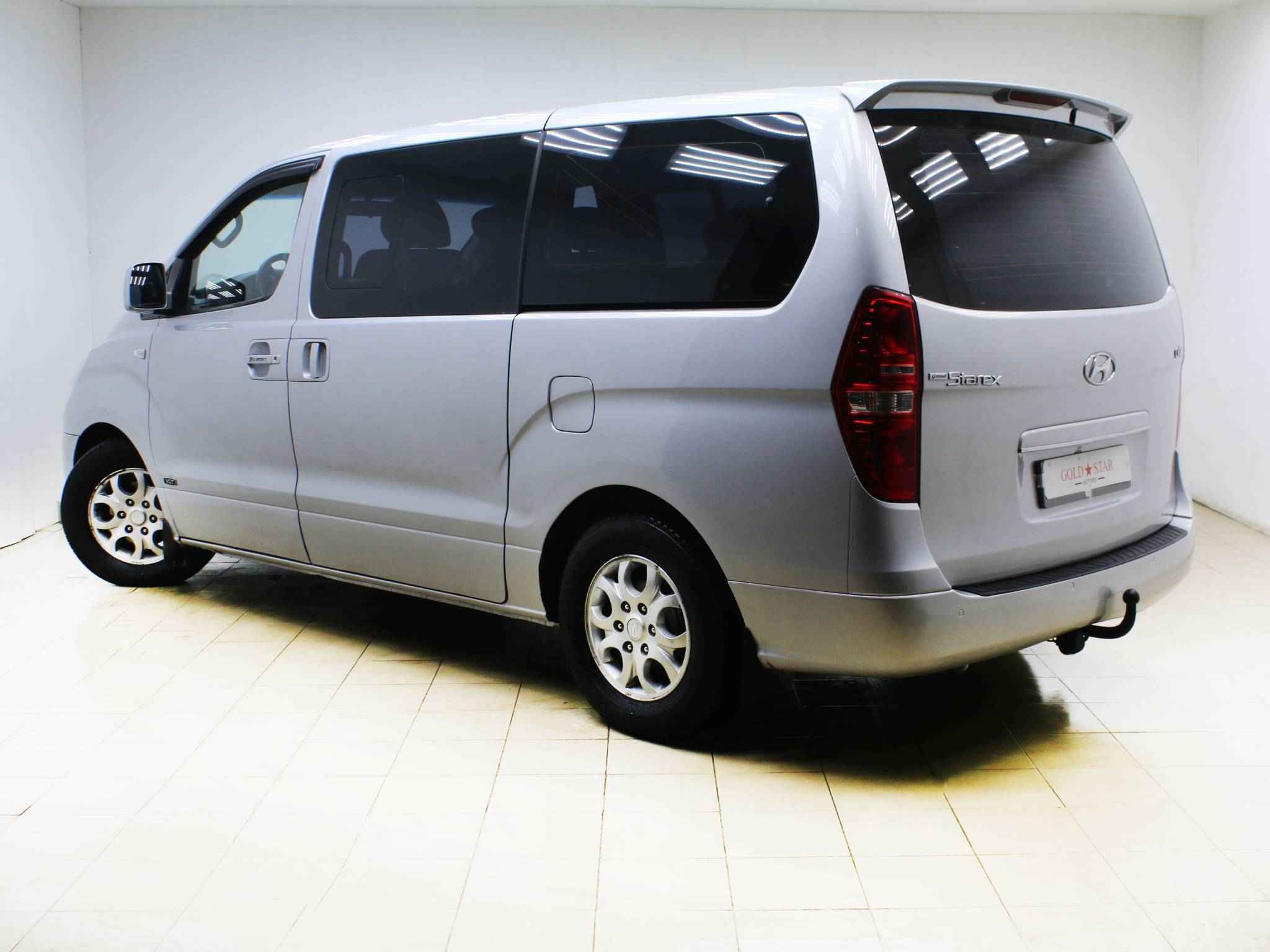 Hyundai Grand Starex, I
