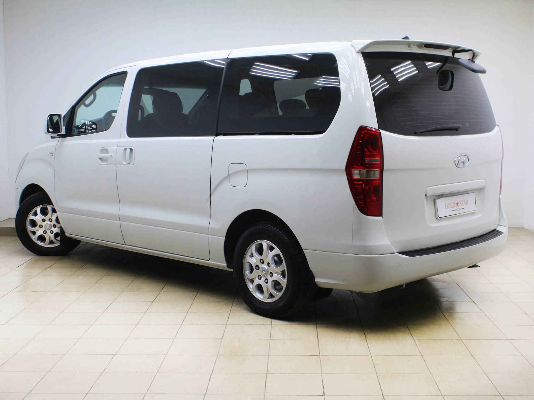 Hyundai Grand Starex, I