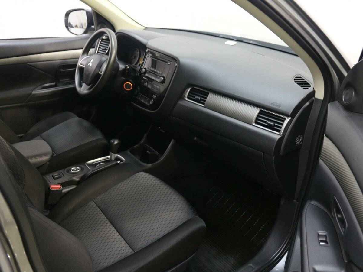 Mitsubishi Outlander, III