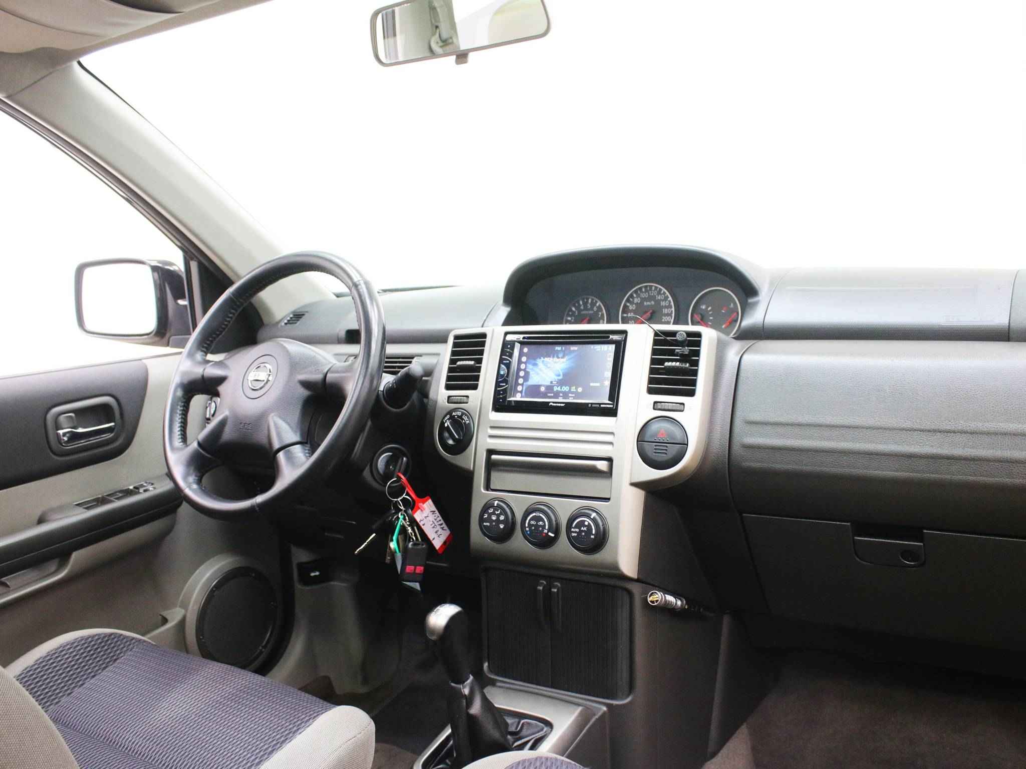 Nissan X-Trail, I