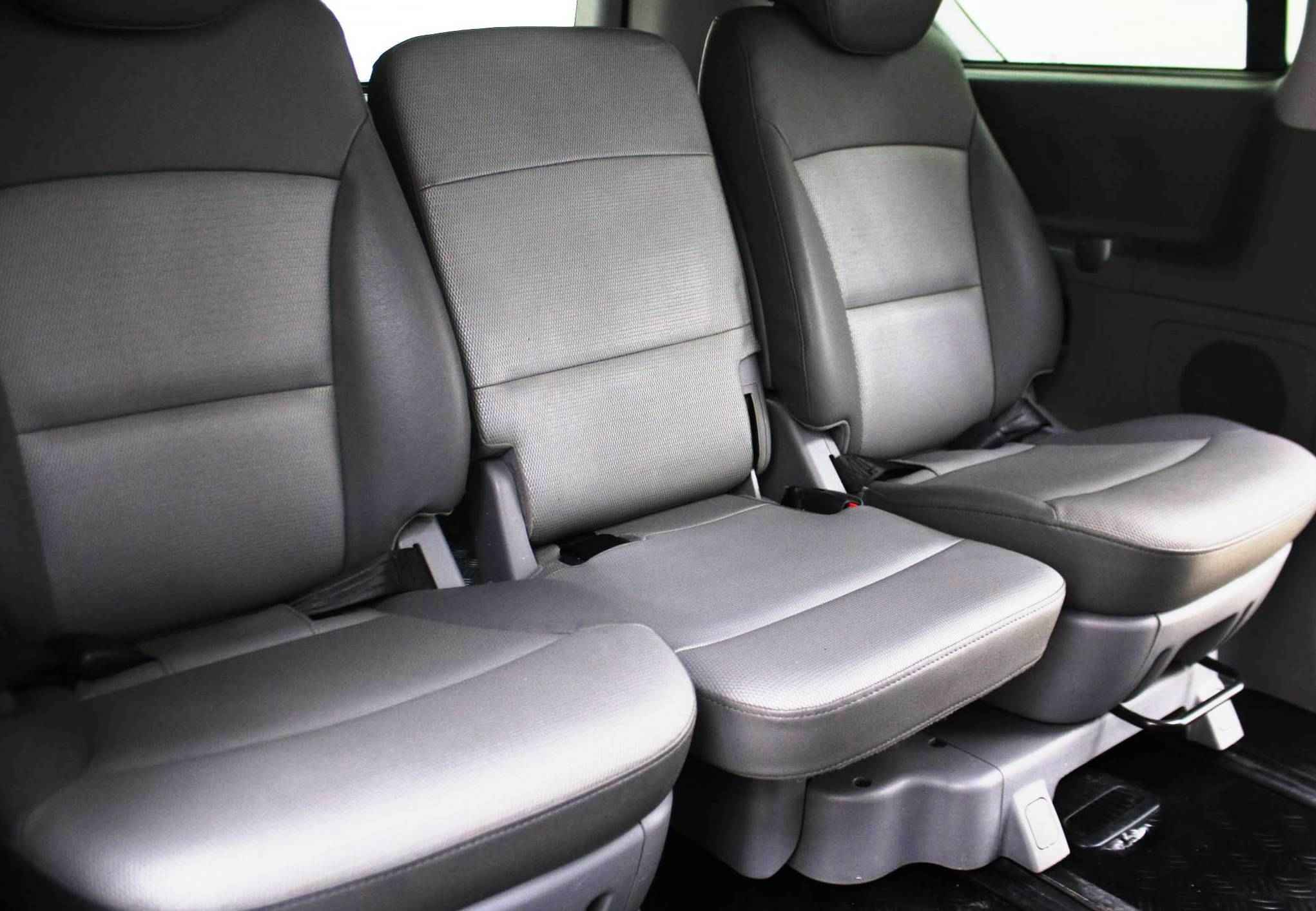 Hyundai Grand Starex, I