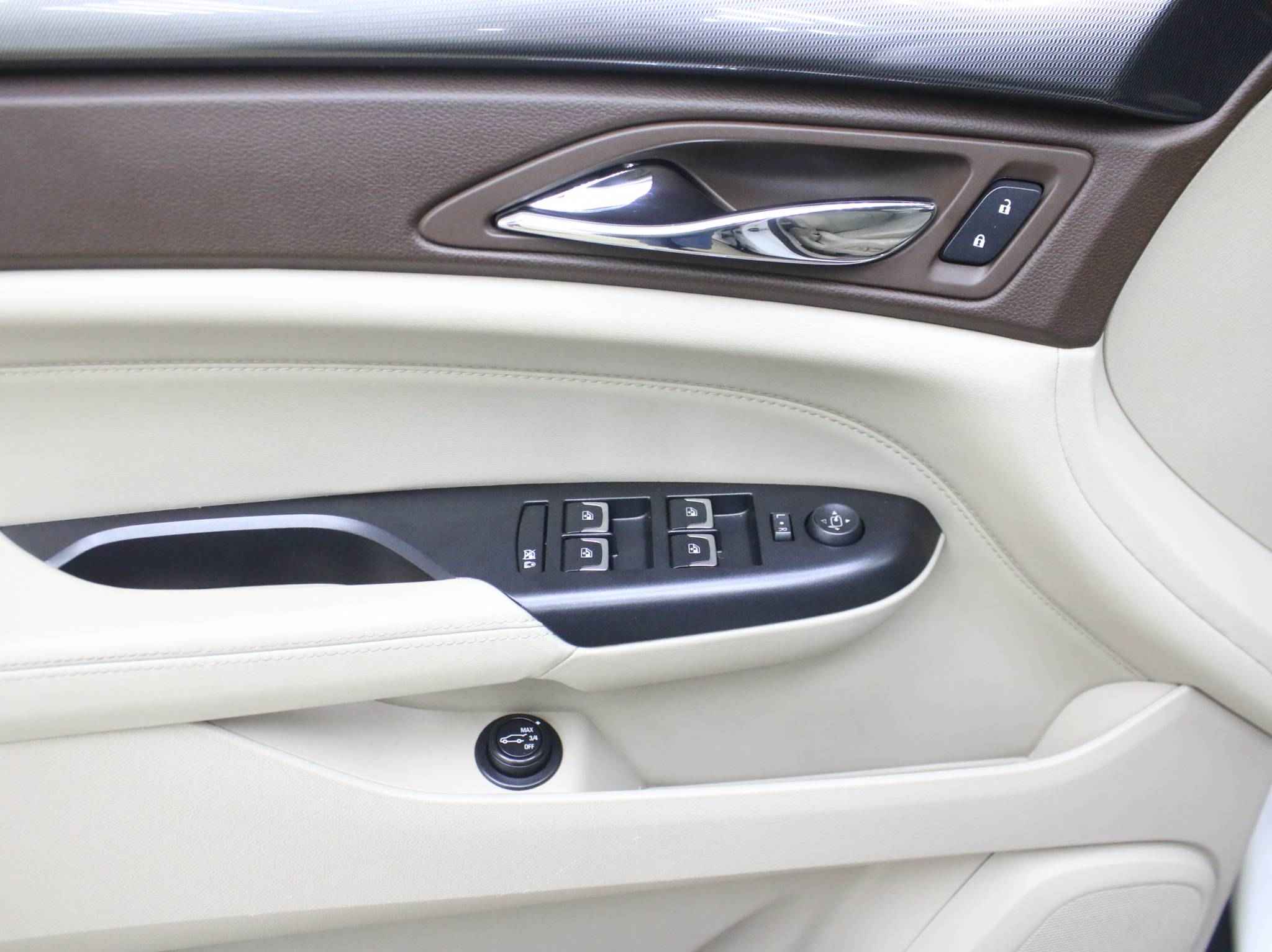 Cadillac SRX, II Рестайлинг