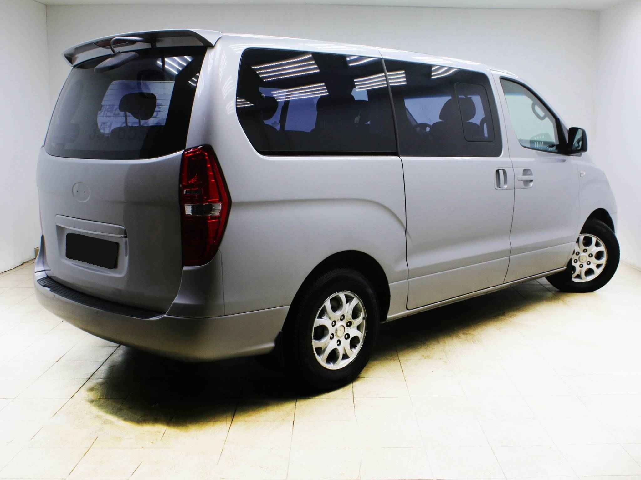 Hyundai Grand Starex, I
