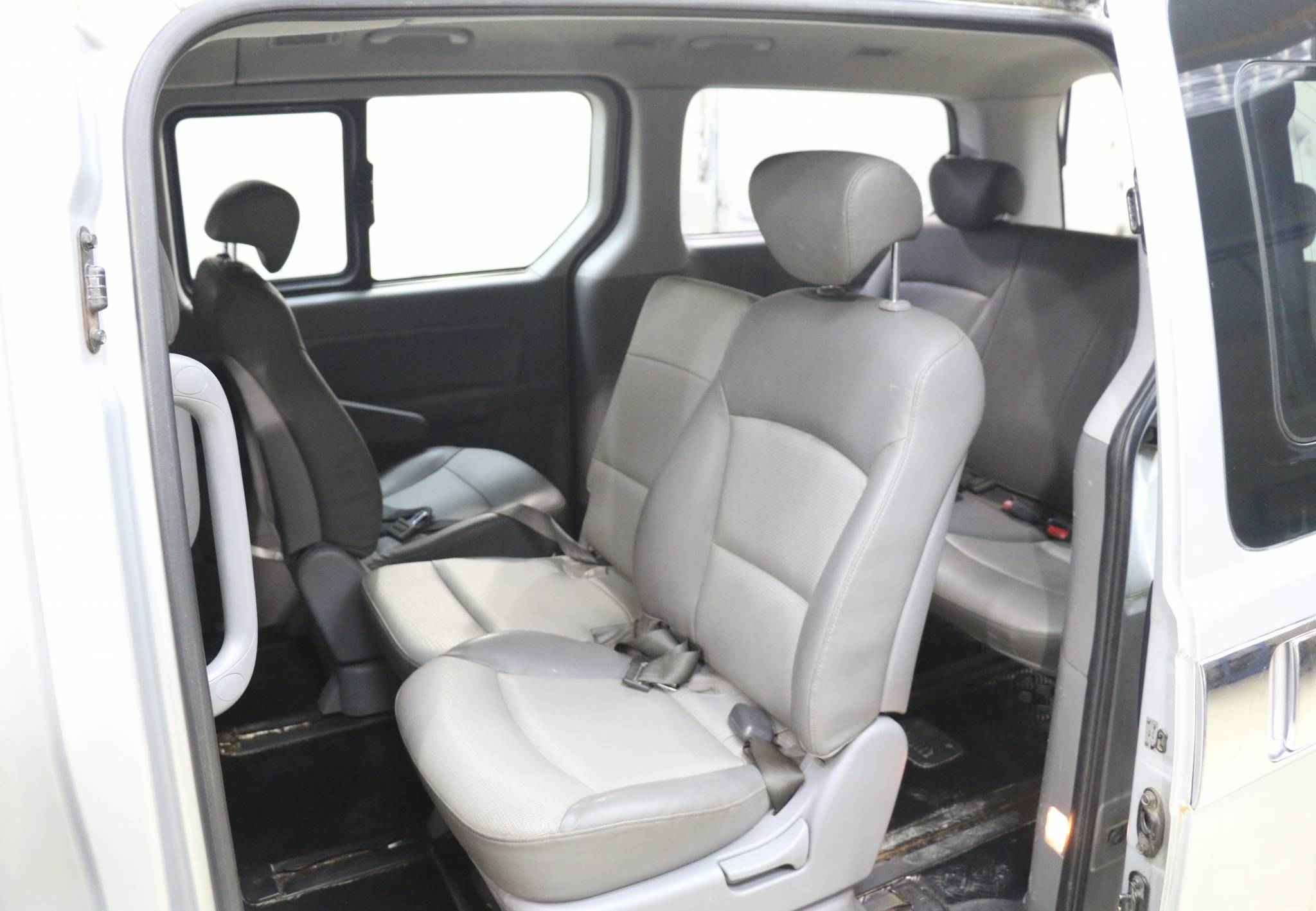 Hyundai Grand Starex, I