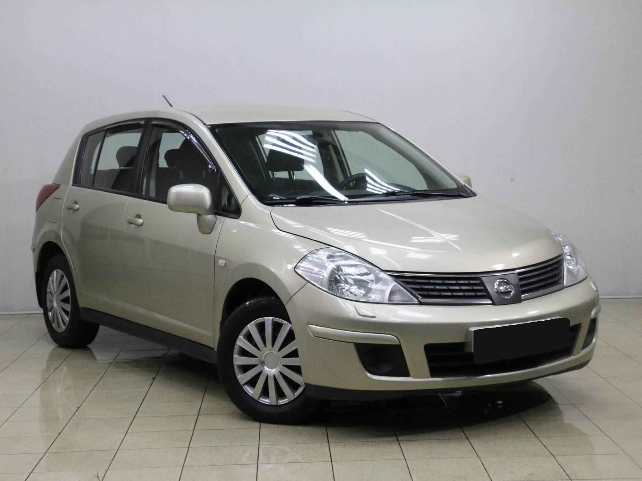 Nissan Tiida, I