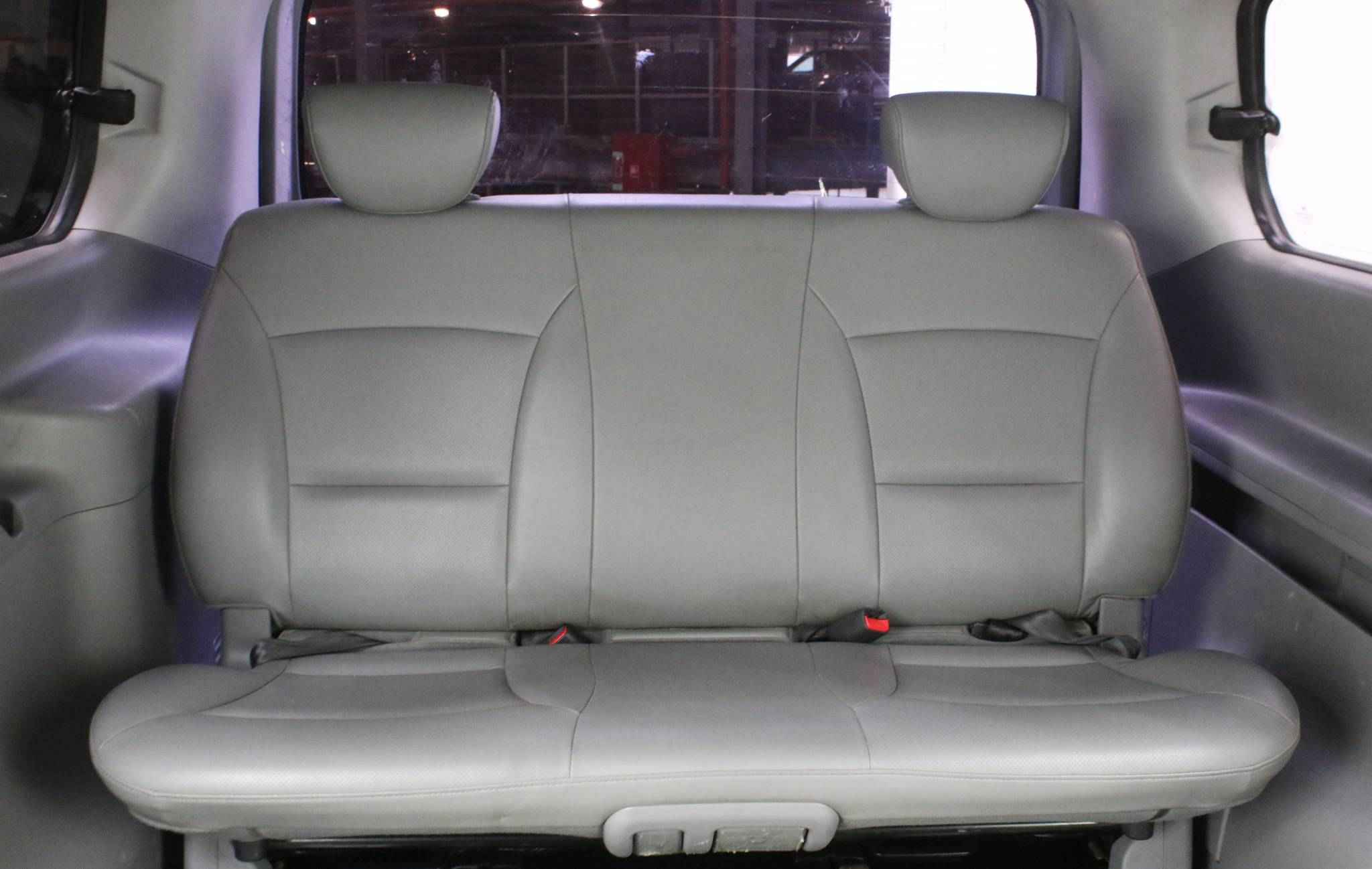 Hyundai Grand Starex, I