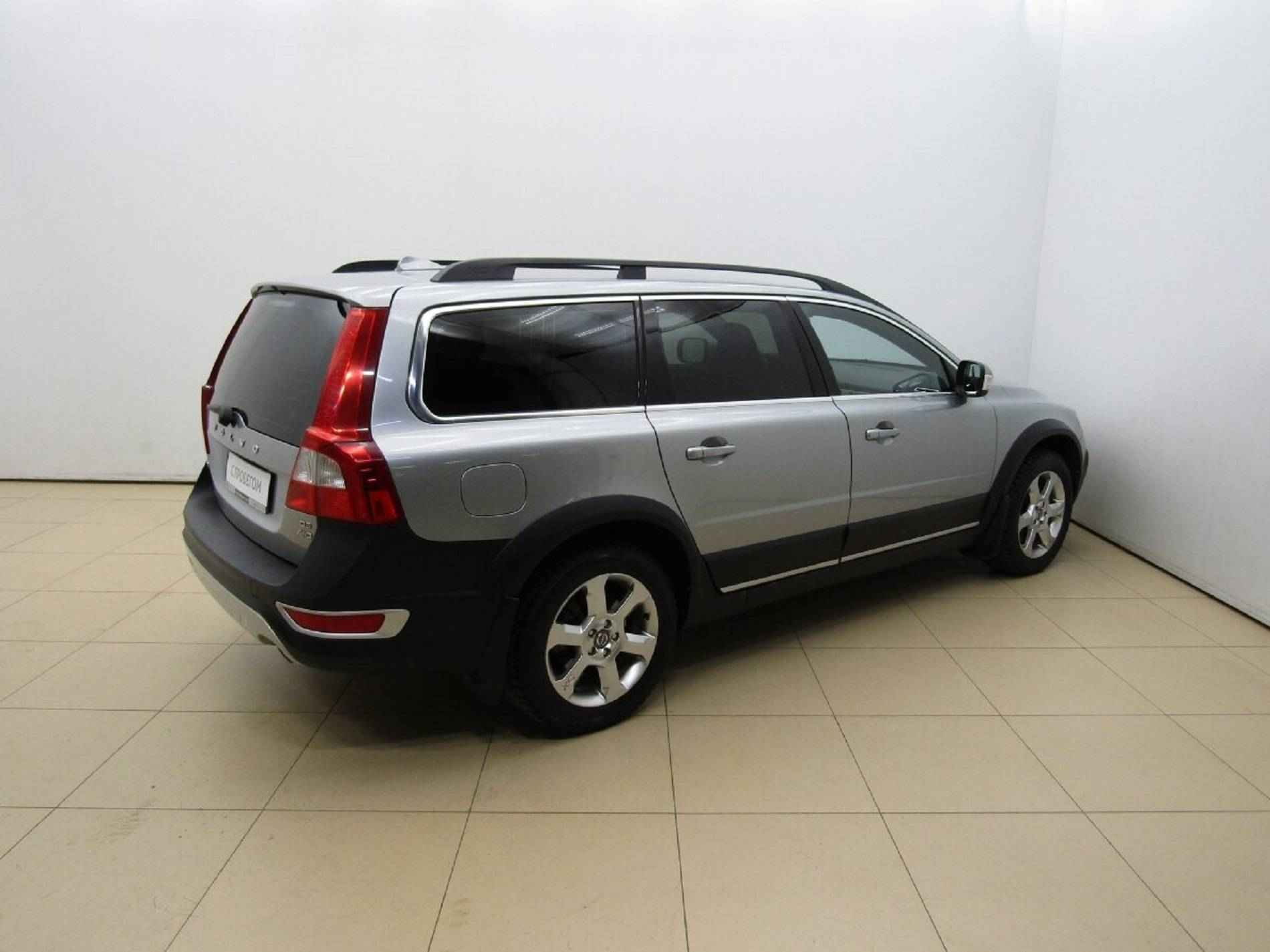Volvo XC70, II