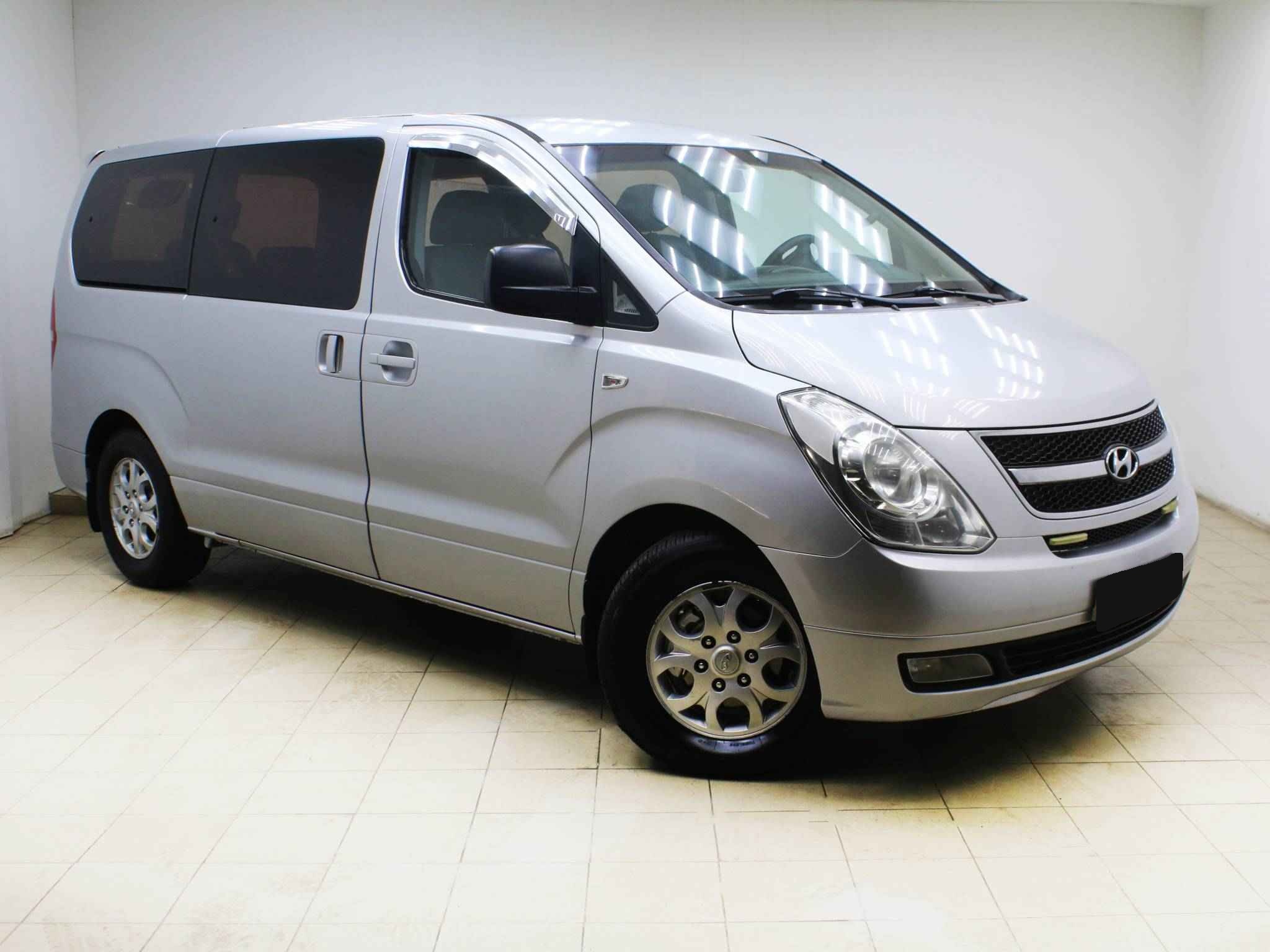 Hyundai Grand Starex, I
