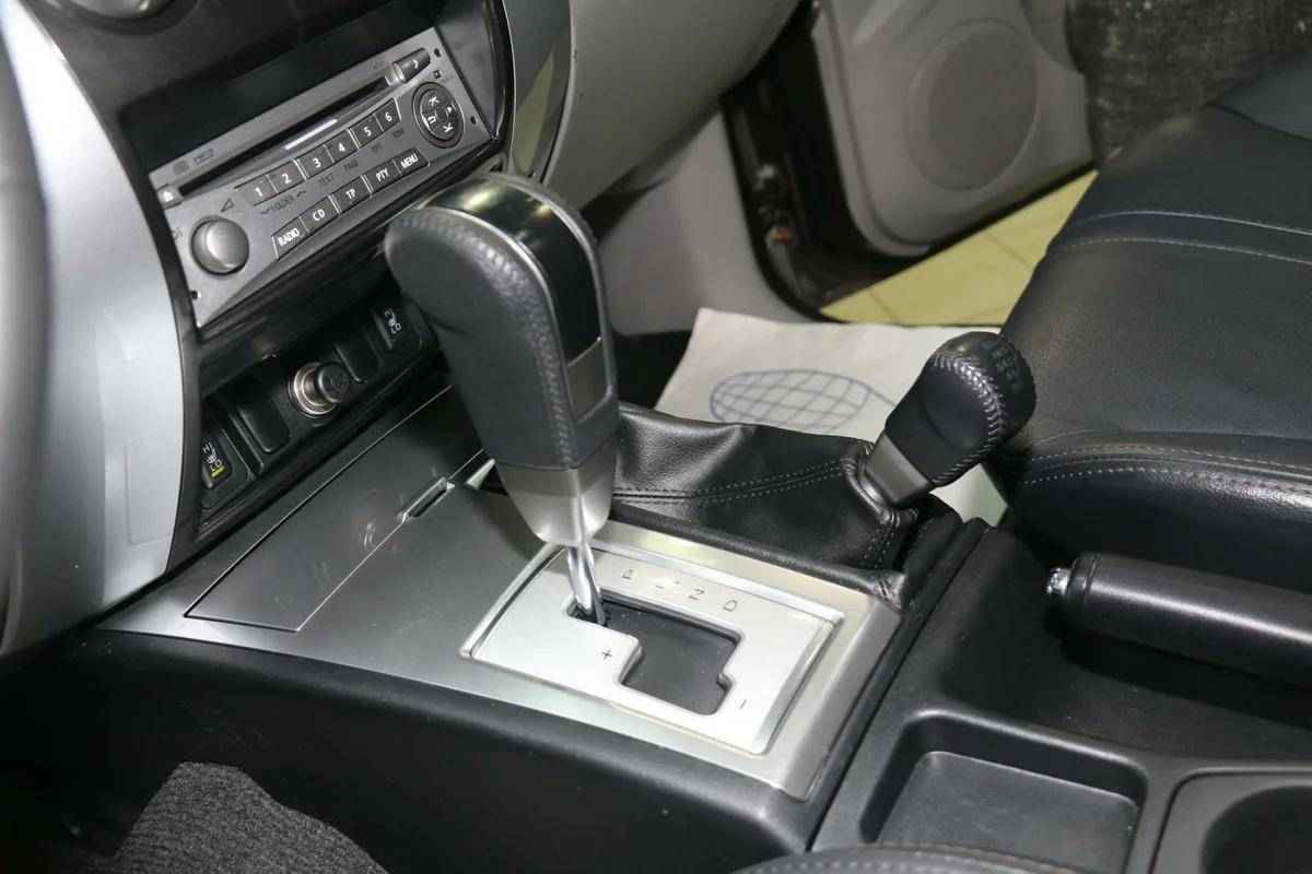 Mitsubishi Pajero Sport, II