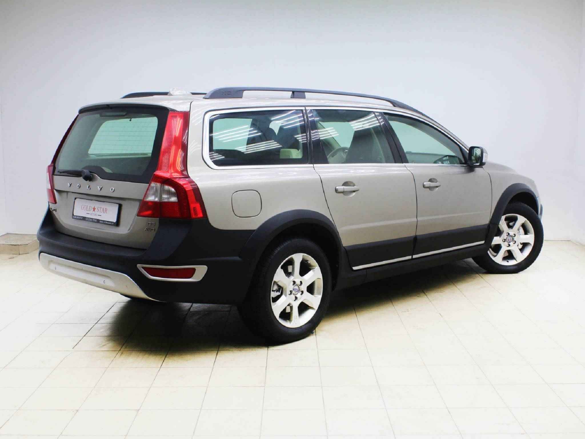 Volvo XC70, II