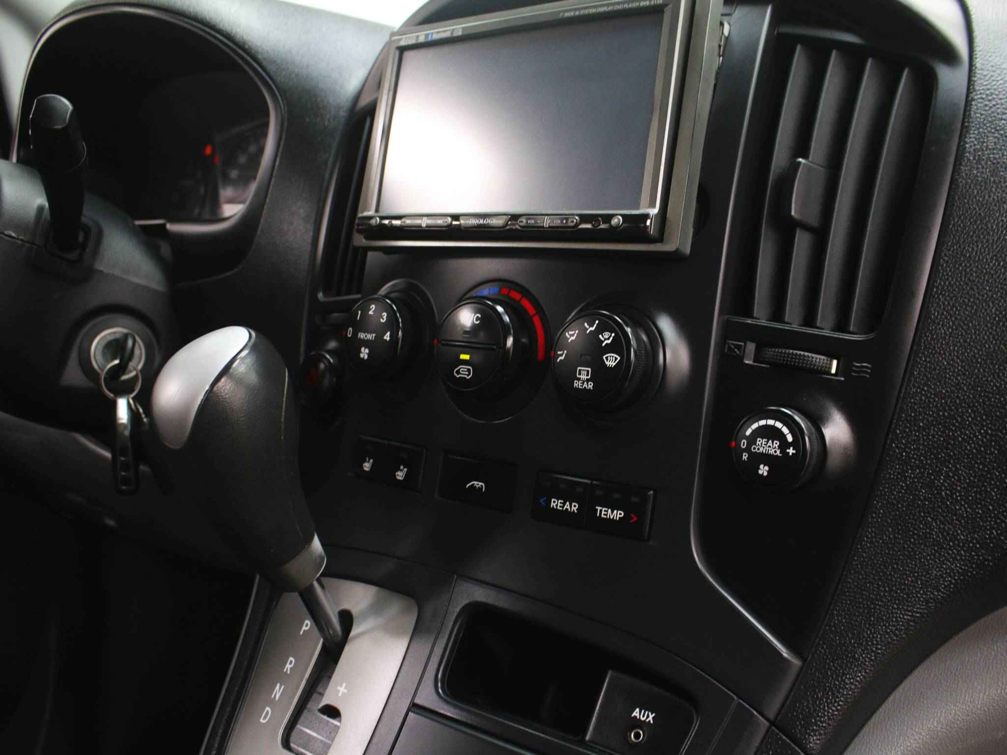 Hyundai Grand Starex, I