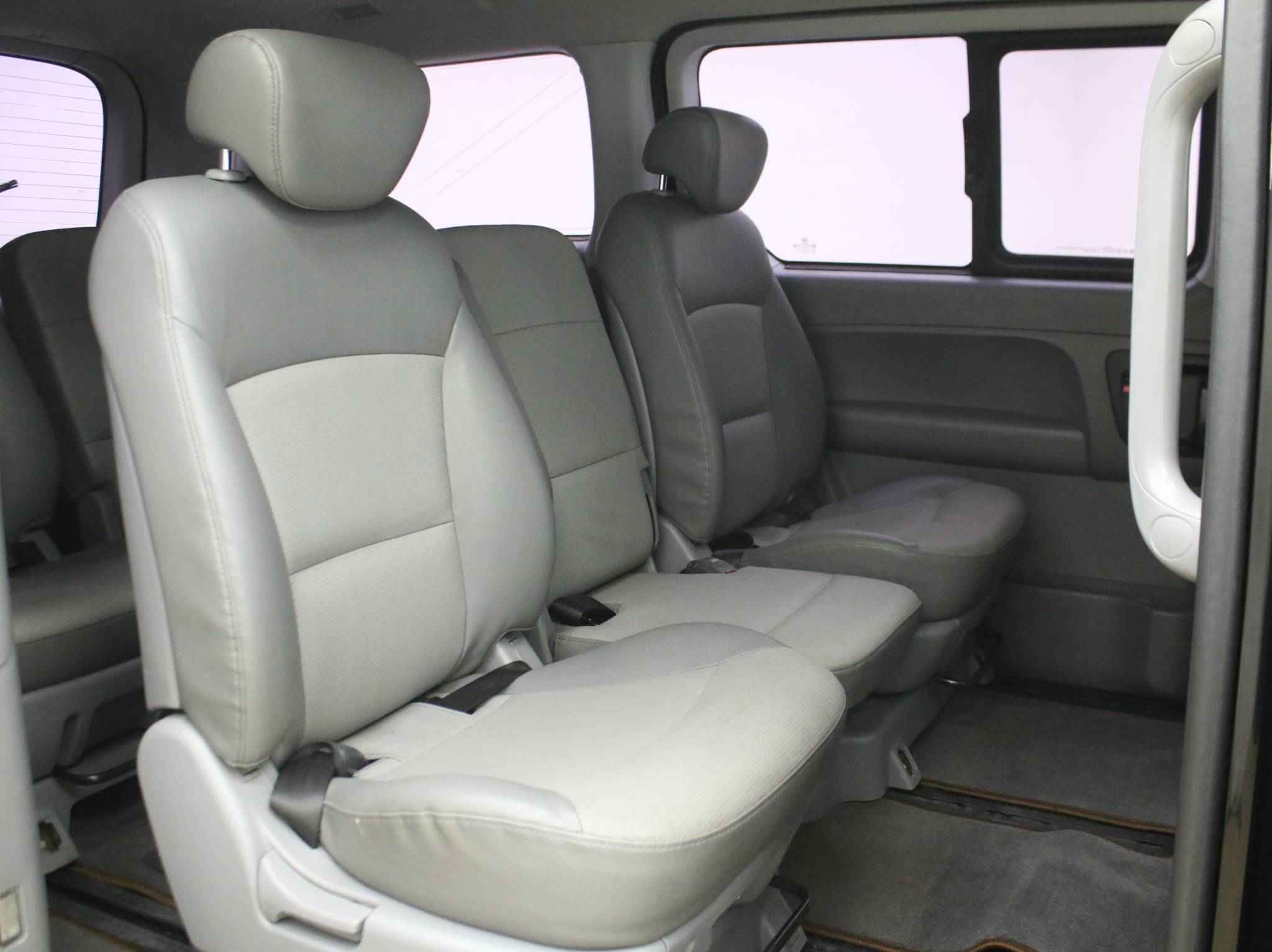 Hyundai Grand Starex, I