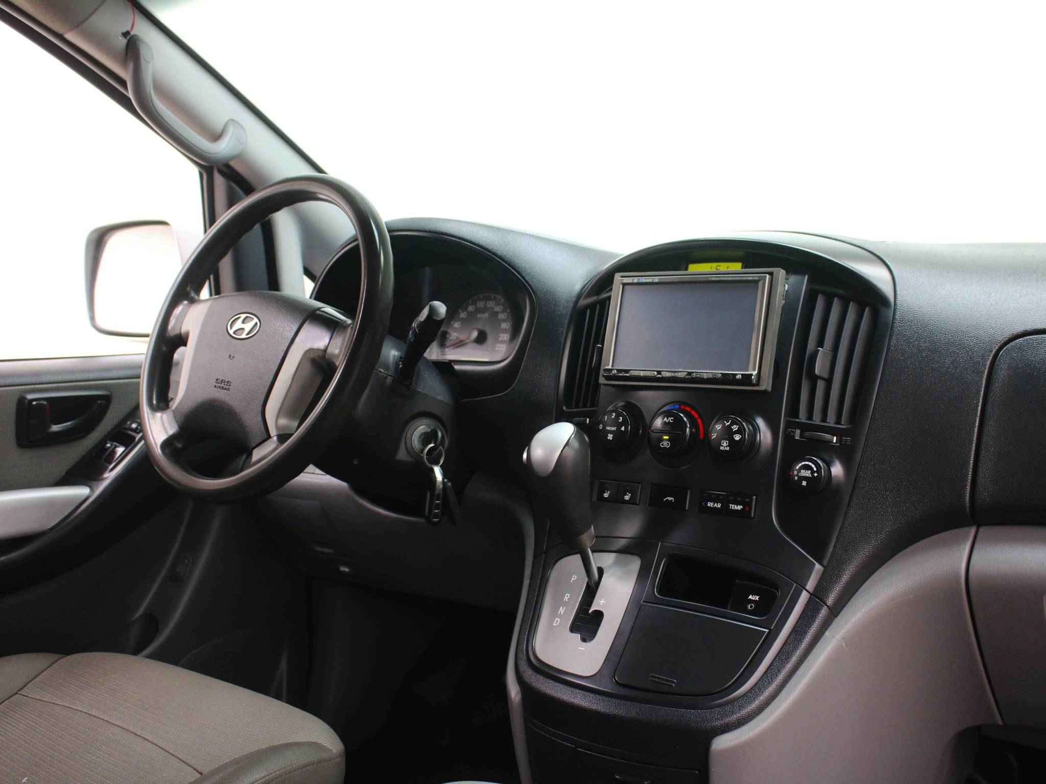Hyundai Grand Starex, I