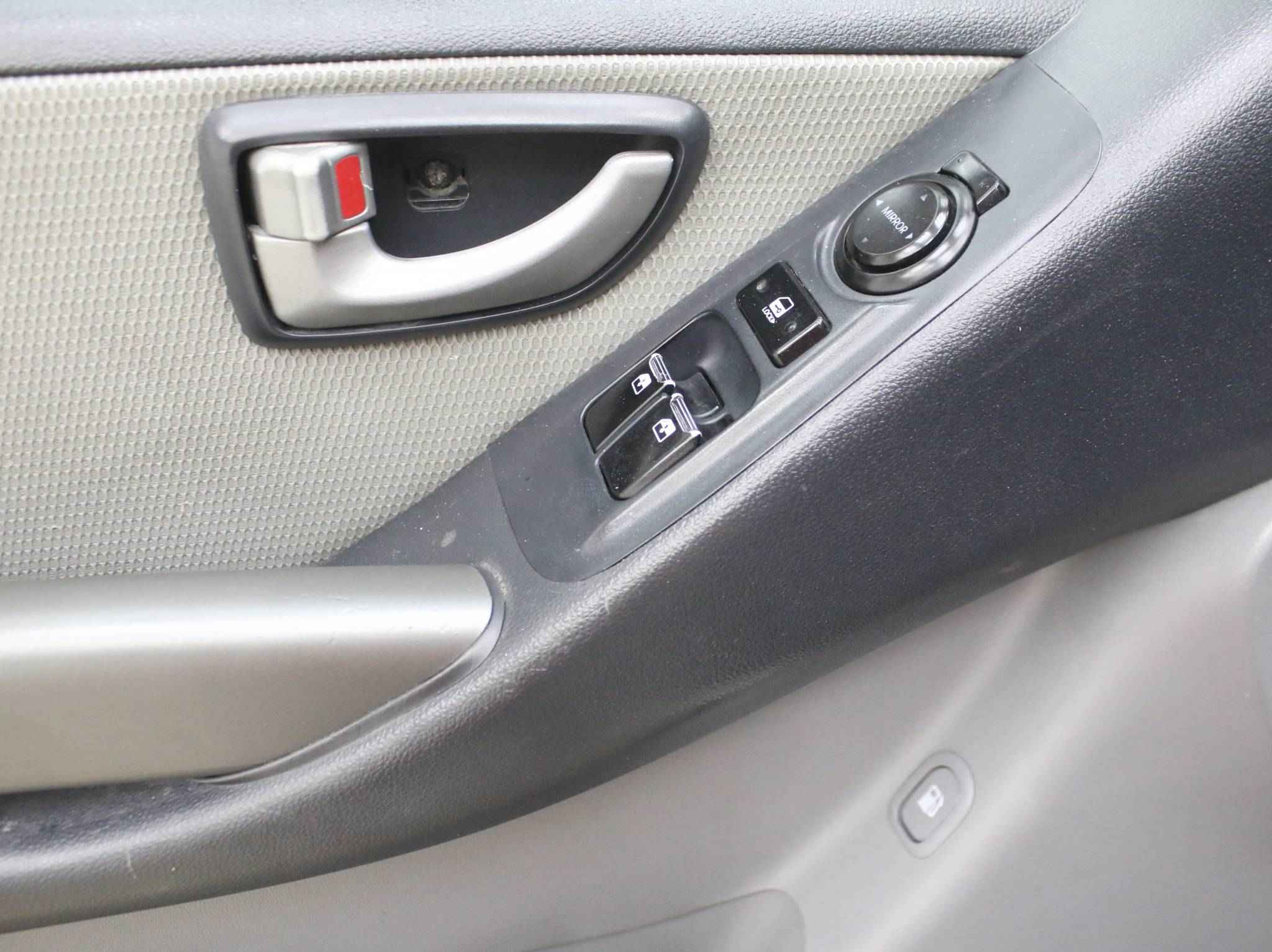 Hyundai Grand Starex, I