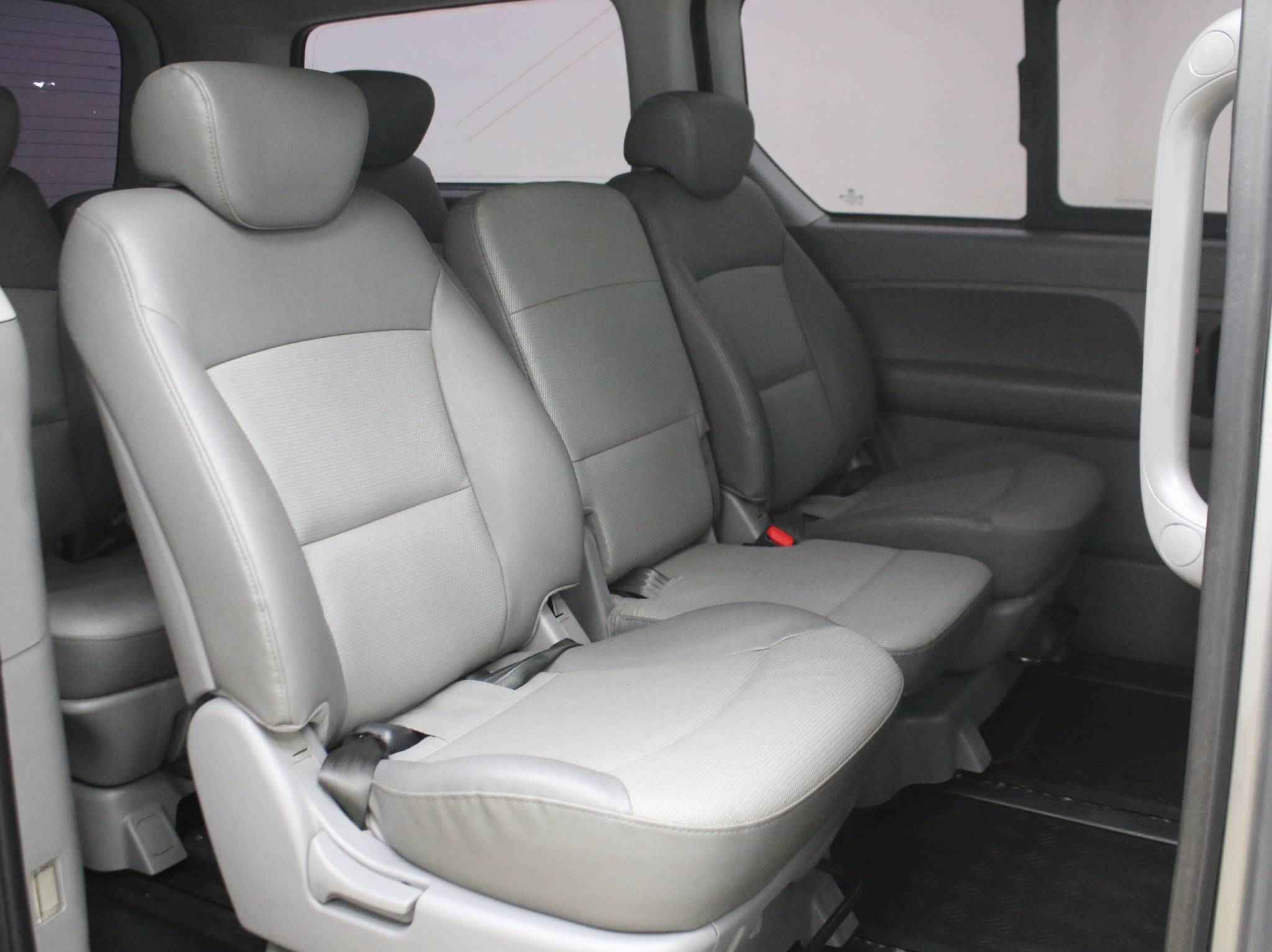 Hyundai Grand Starex, I