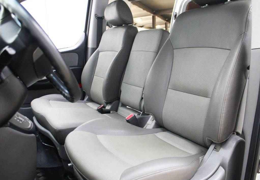 Hyundai Grand Starex, I