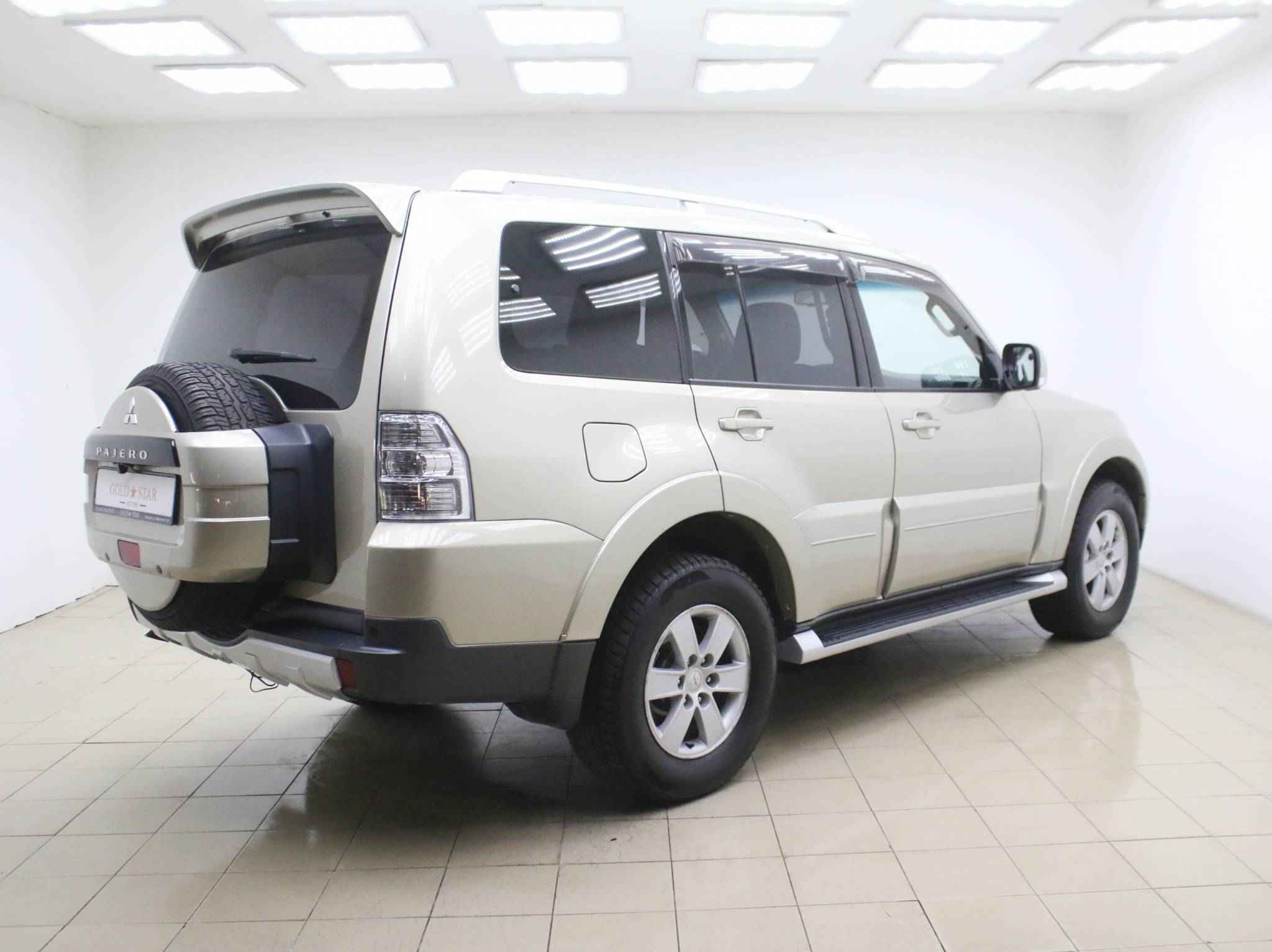 Mitsubishi Pajero, IV