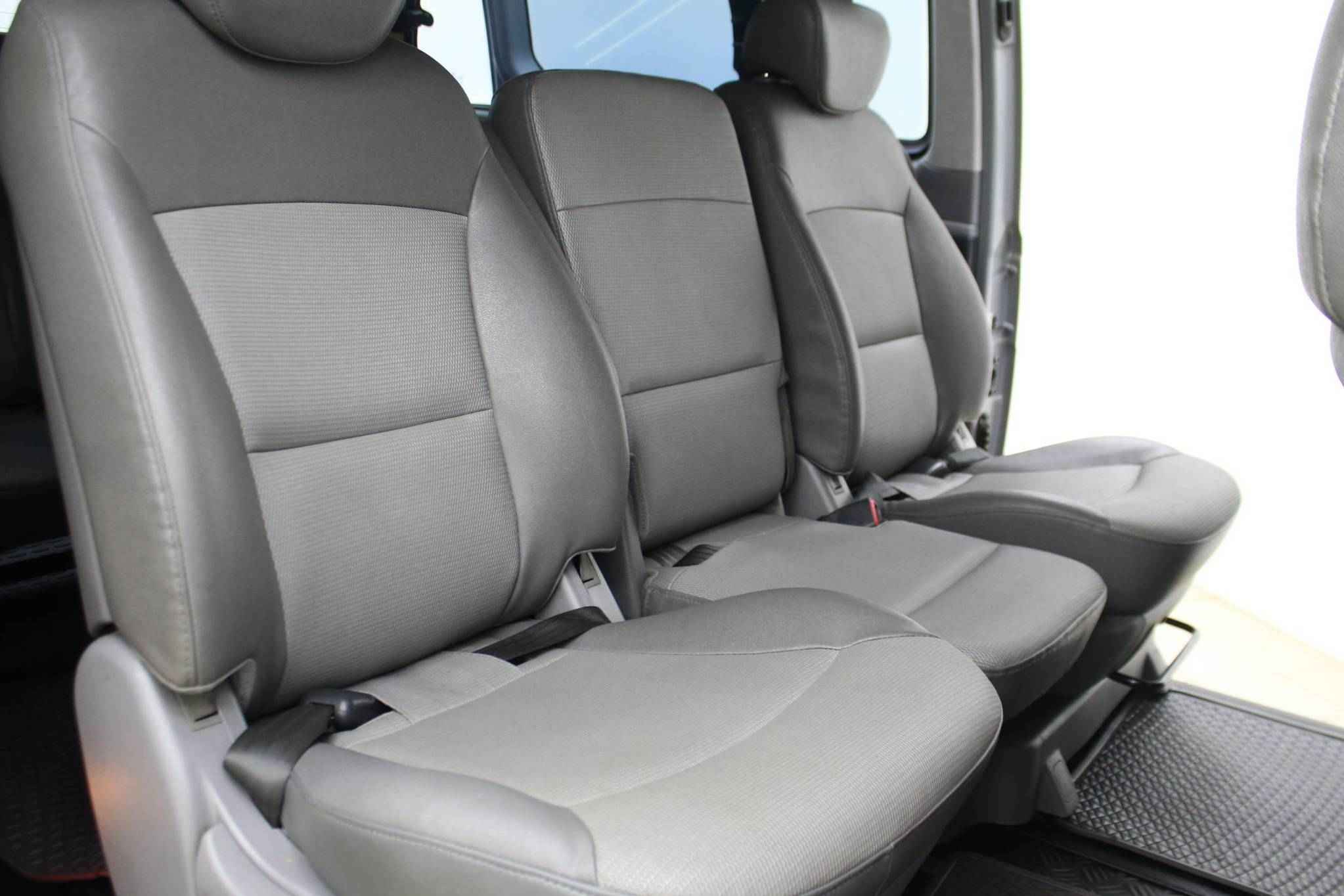 Hyundai Grand Starex, I