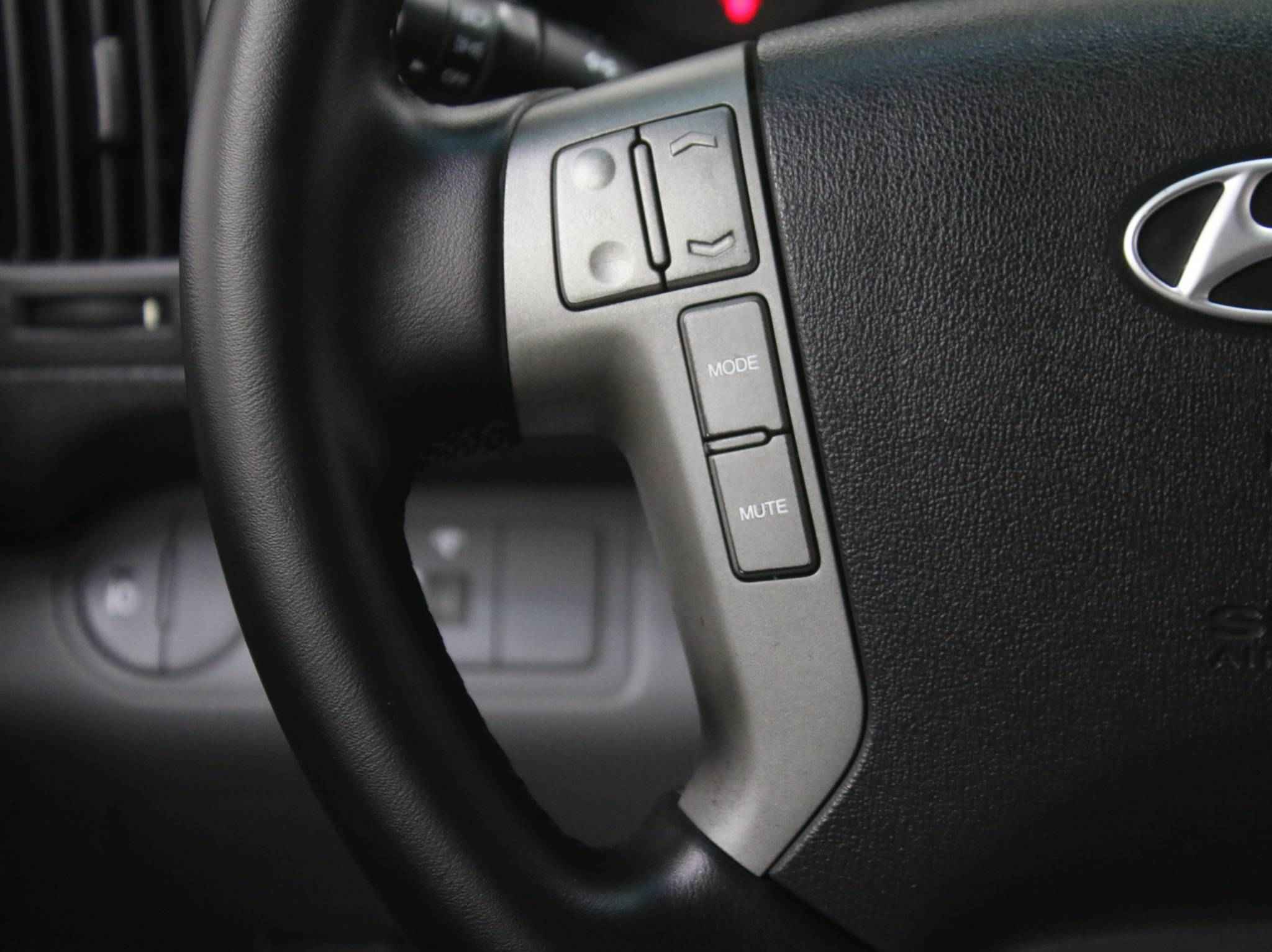 Hyundai Grand Starex, I