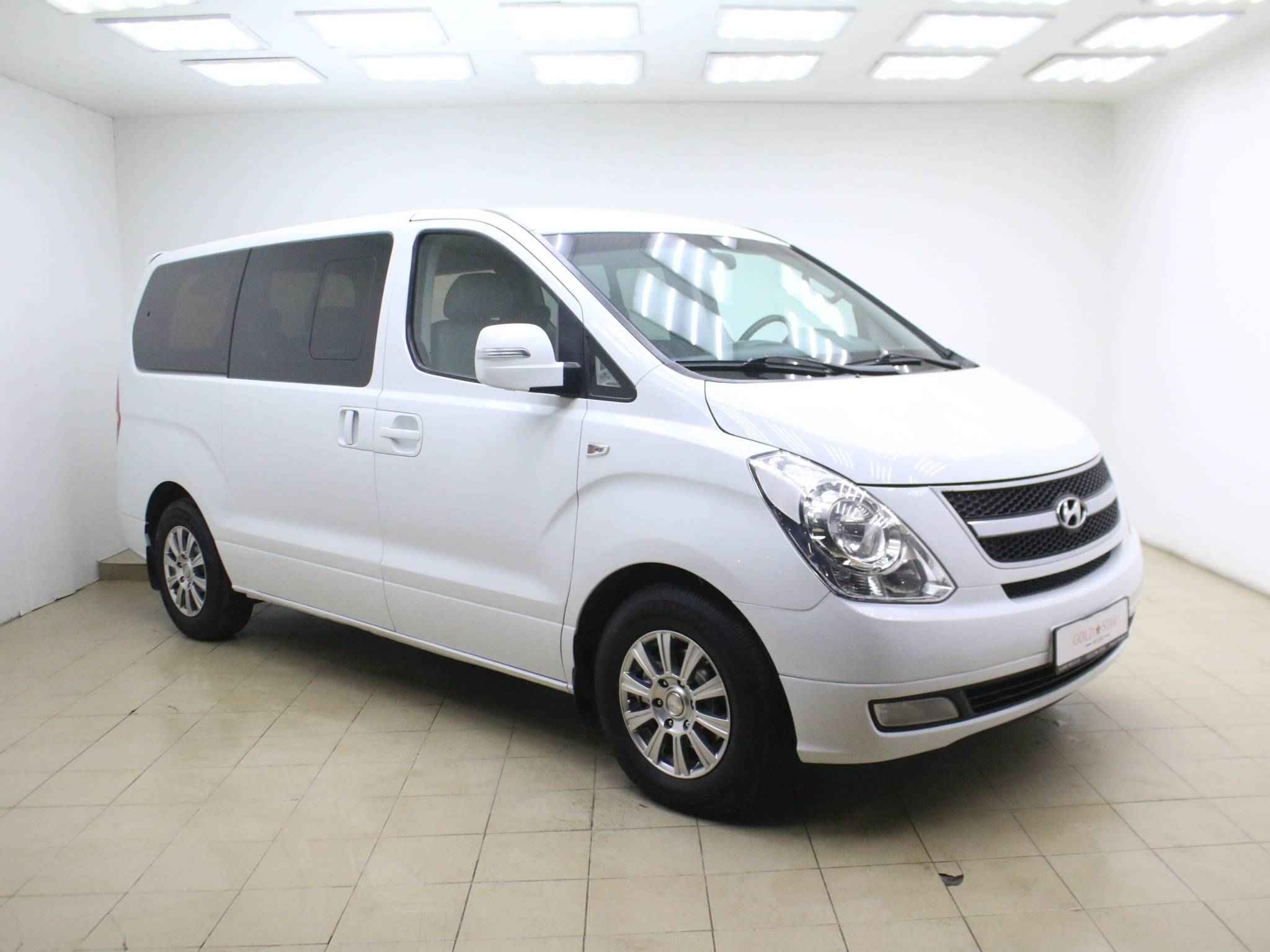 Hyundai Grand Starex, I