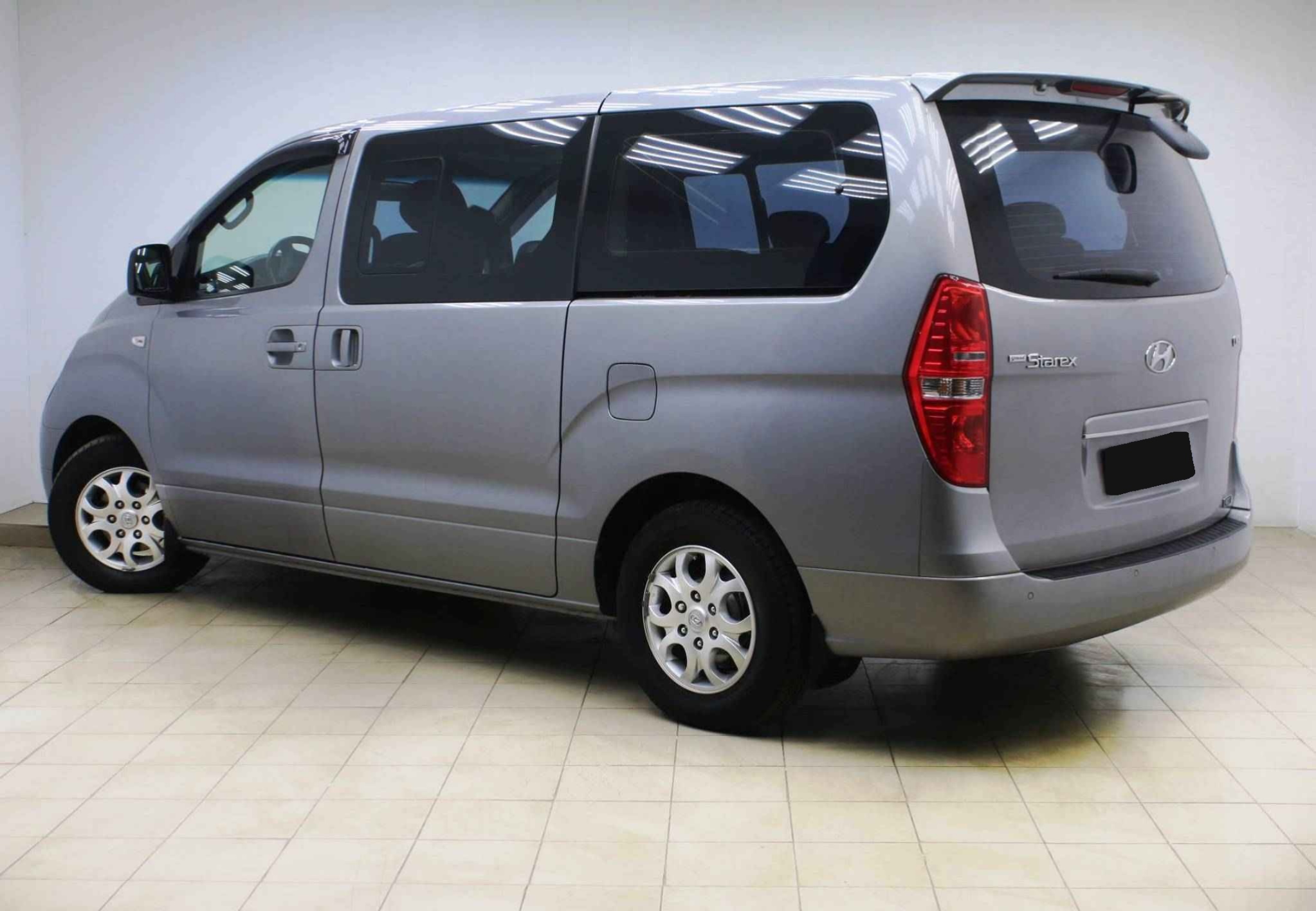 Hyundai Grand Starex, I